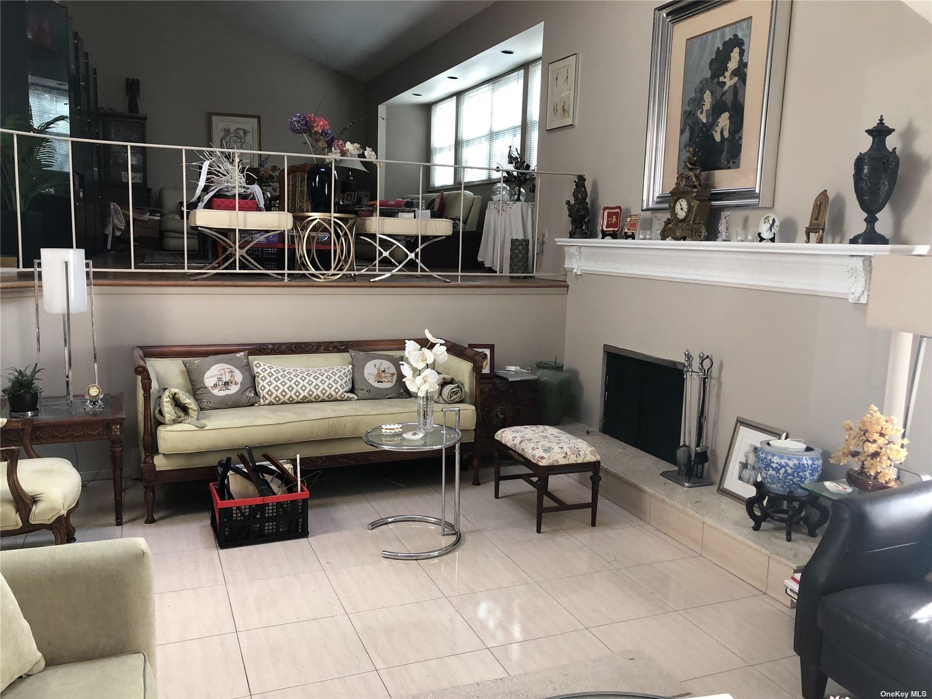 78 Barry Ln, Syosset, NY 11791