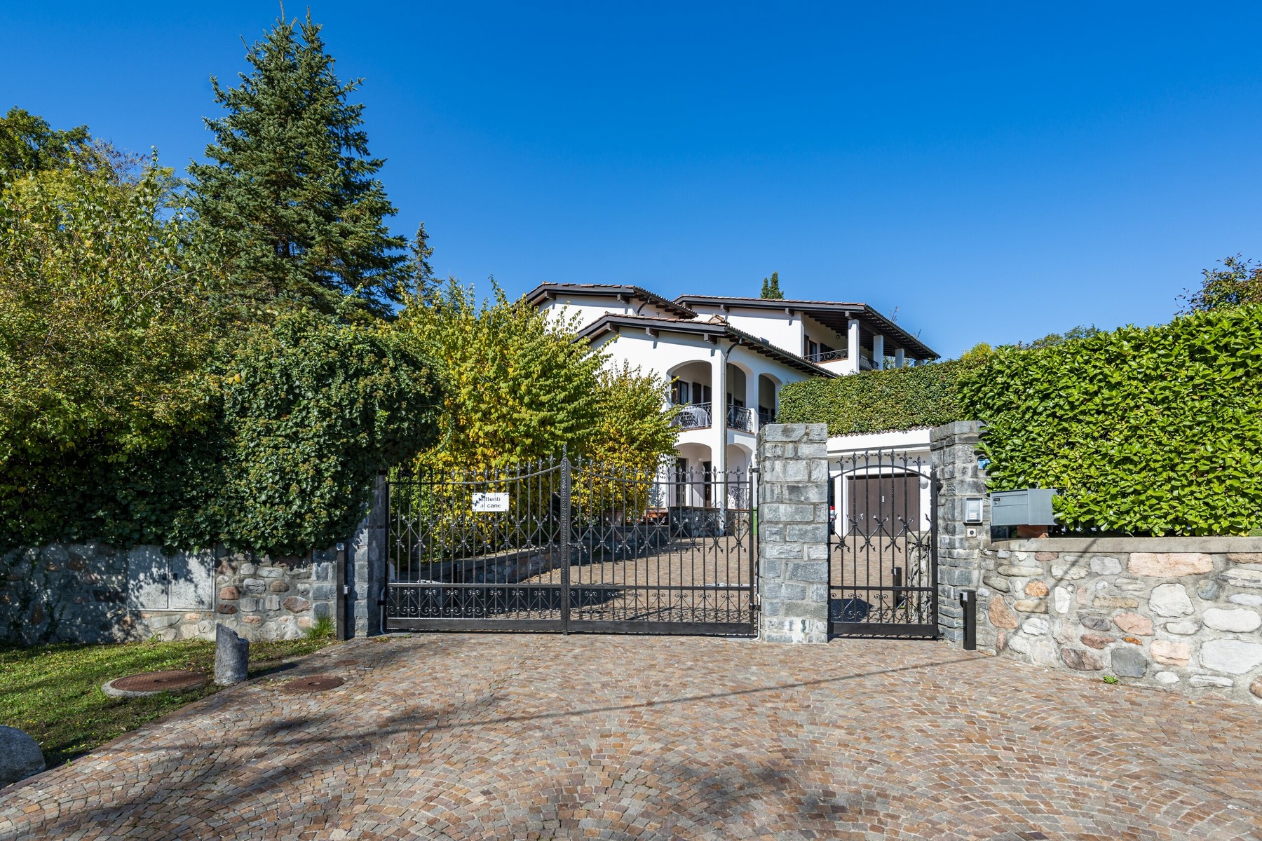 Mediterranean villa with building land