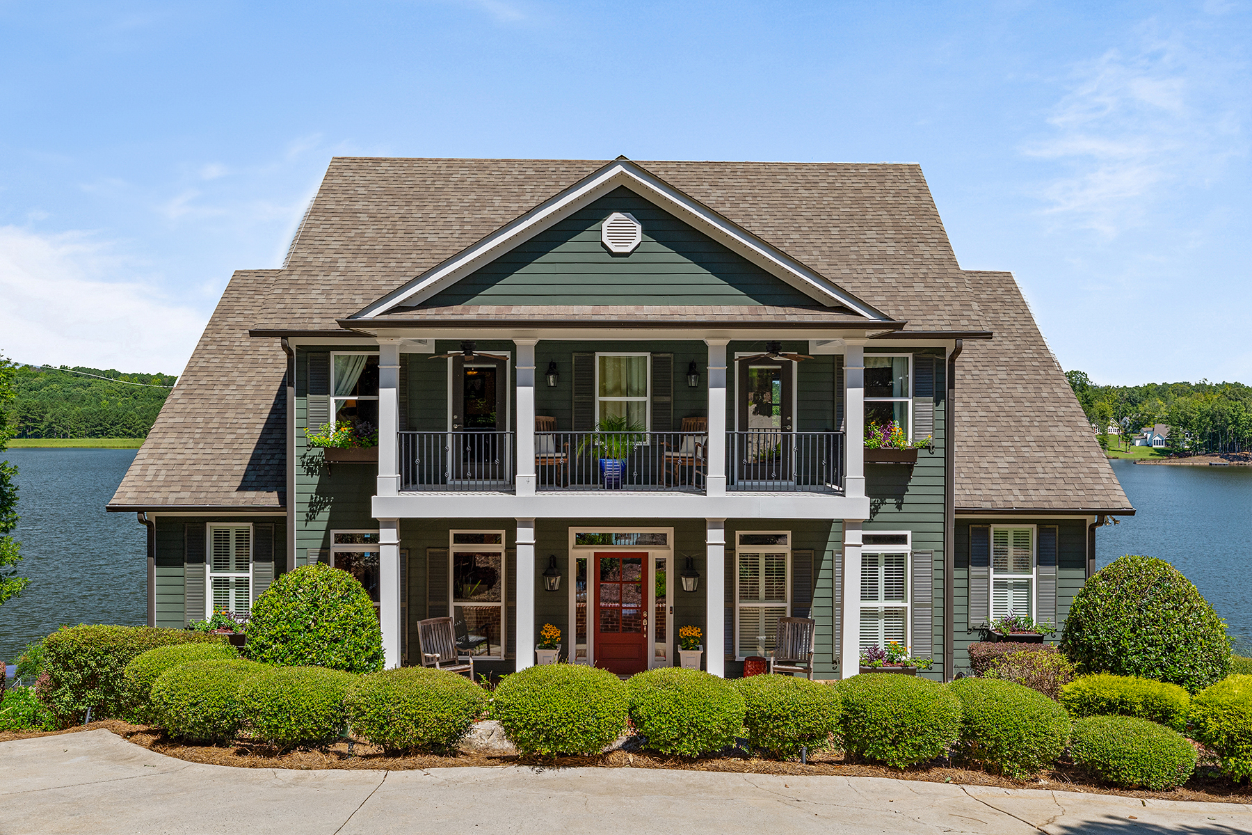 Stunning Lakefront Haven In Sought After Newnan Community