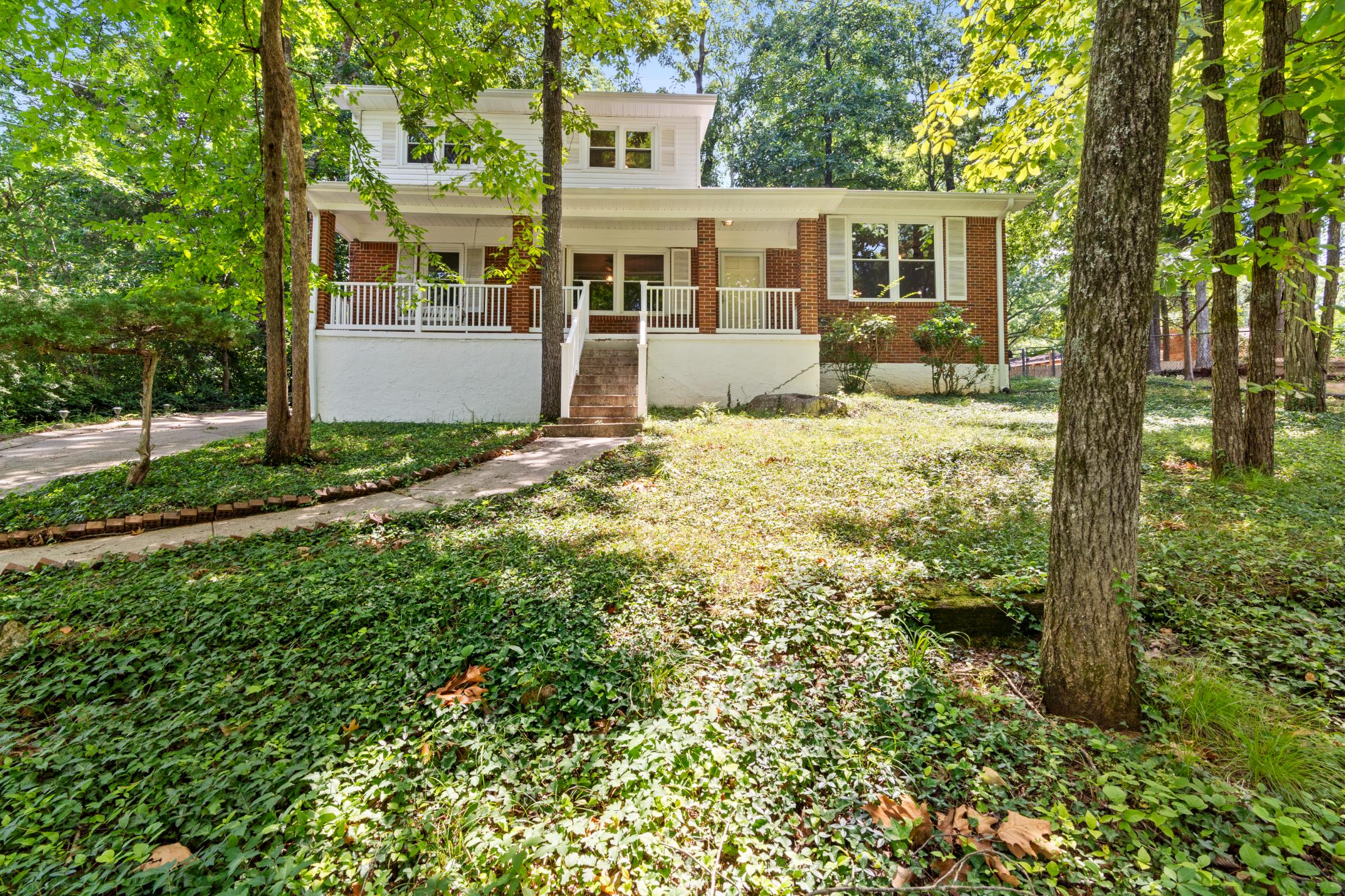 2715 Briarwood Drive Southeast, Huntsville, AL 35801