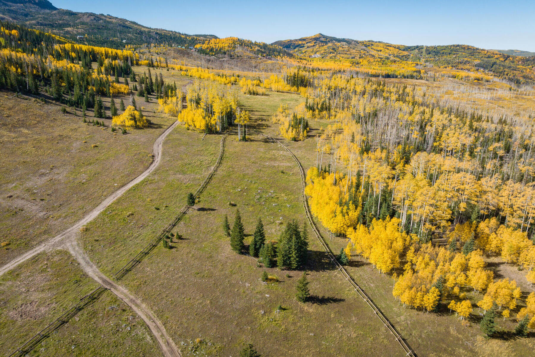 Beautiful New Ski-In/Ski-Out Community In Brian Head