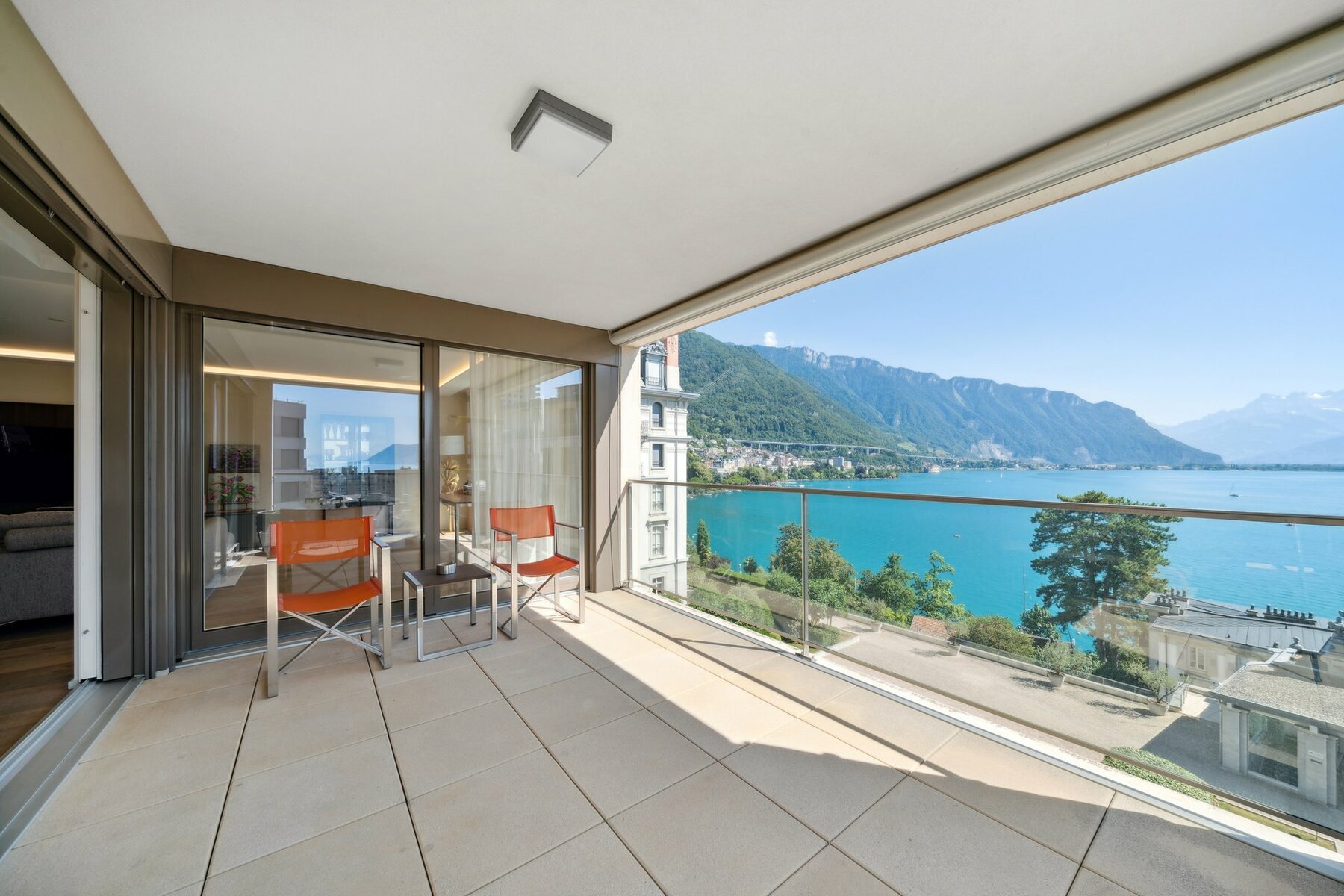 Luxurious apartment with panoramic view in Montreux