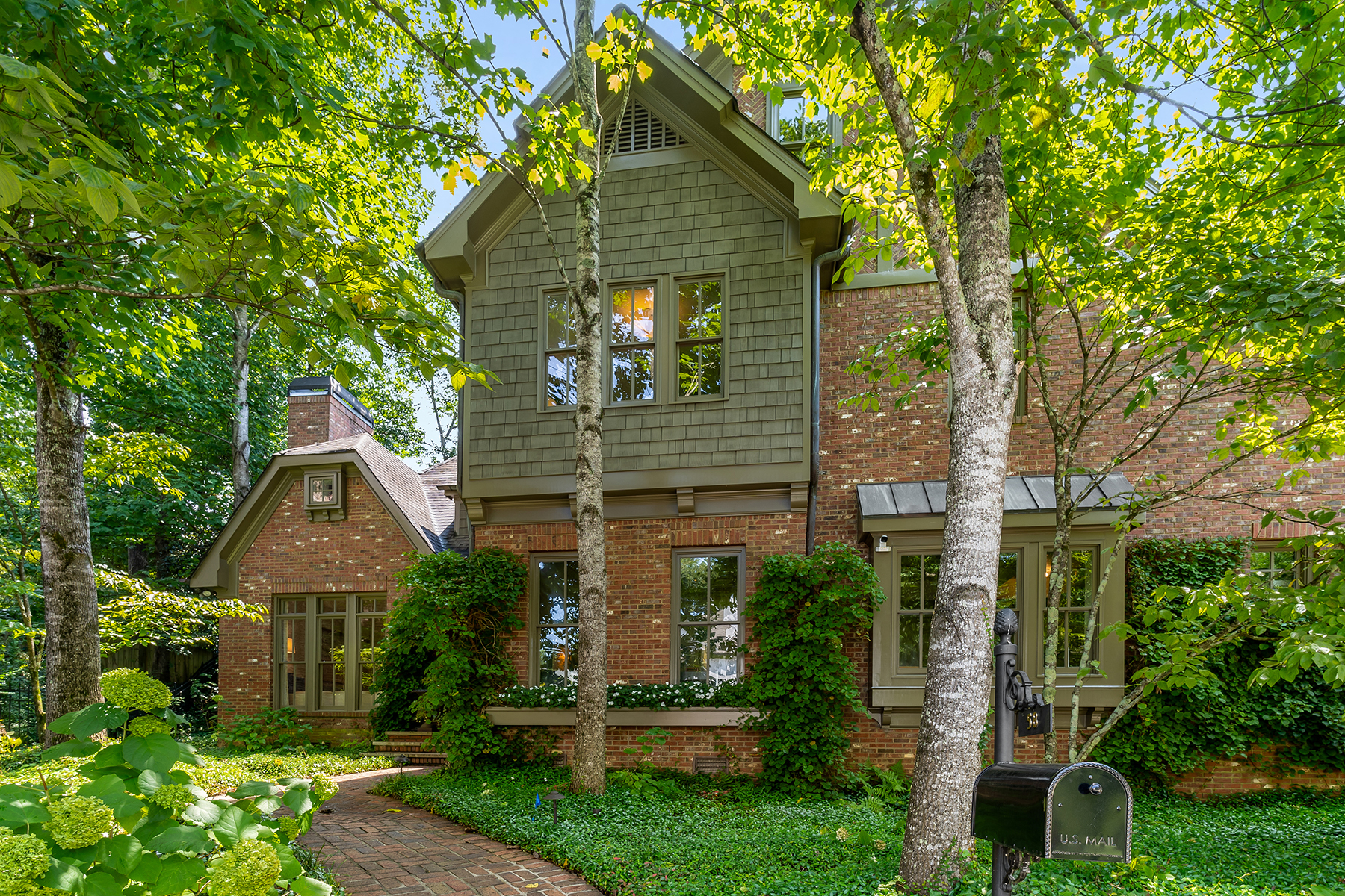 Exquisite Buckhead Sanctuary Combines Timeless Elegance with Modern Luxury