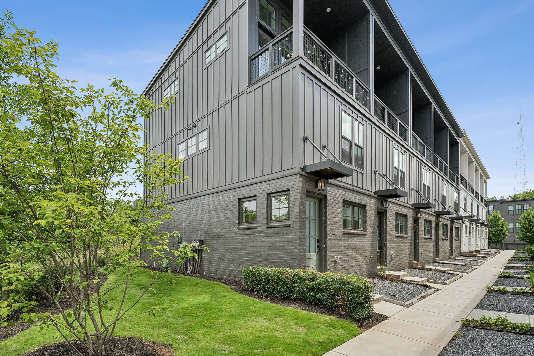 Move-in Ready End Unit Townhome in the Heart of West Midtown