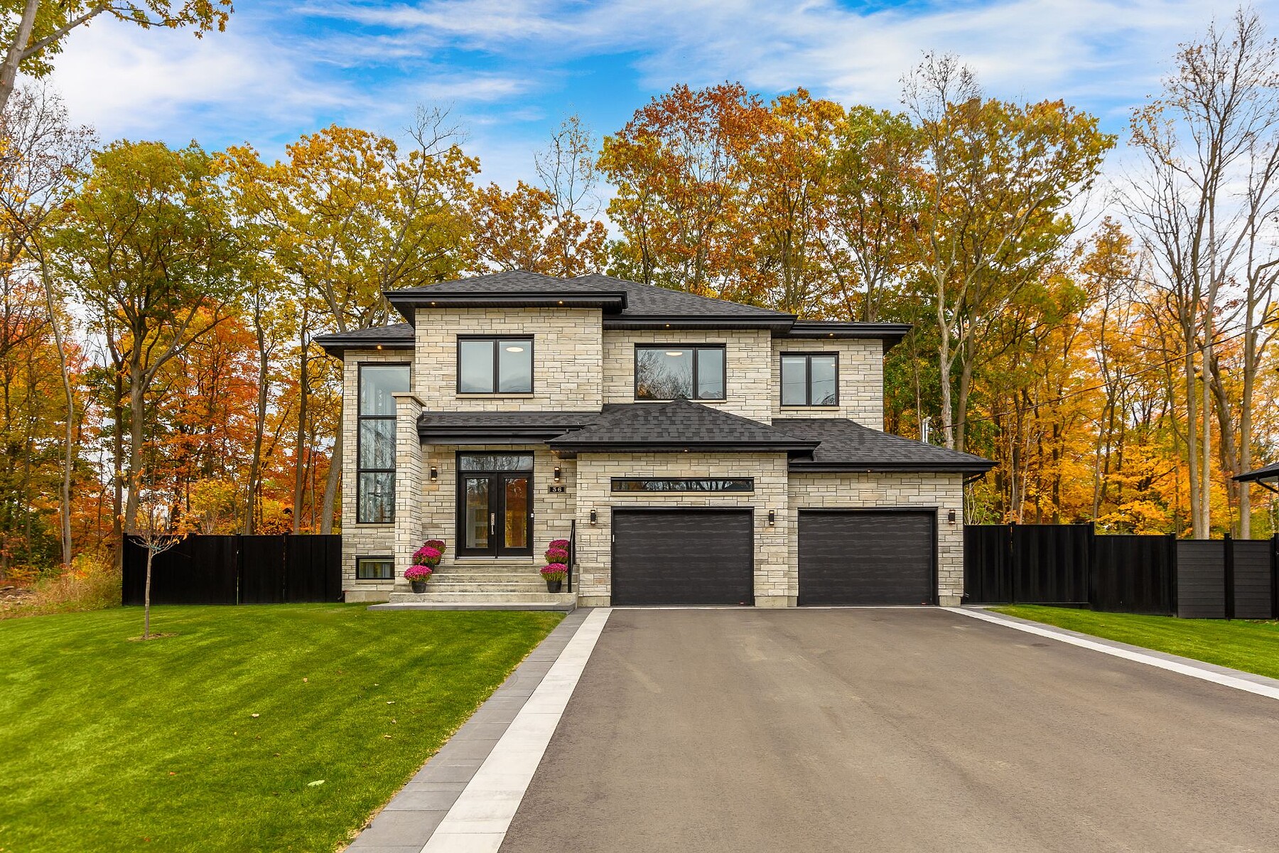 Newly-built Detached Home