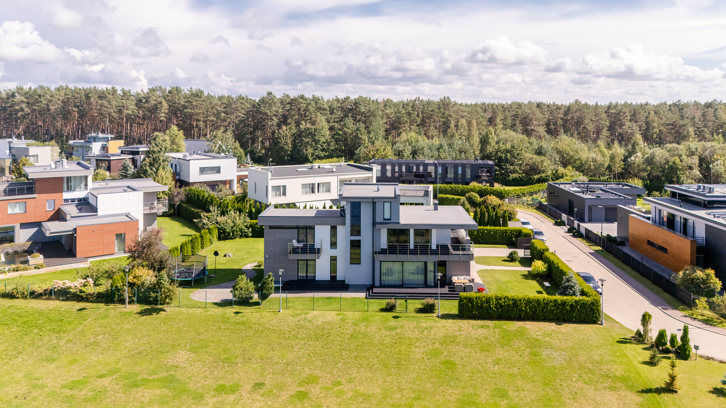 Elegant house in Jurmala, on the cost of the Lielupe River.