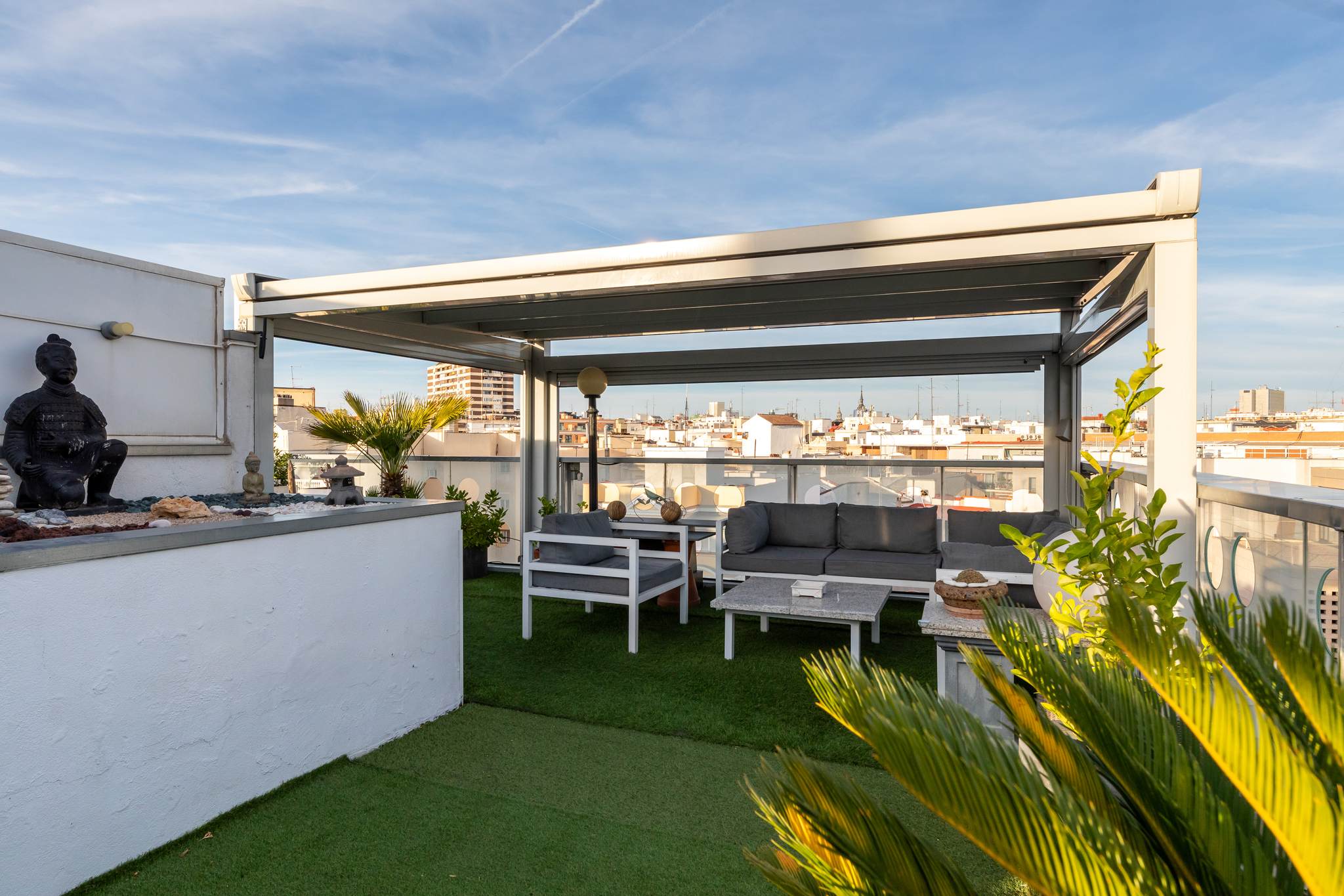 Exclusive penthouse with views in Argüelles