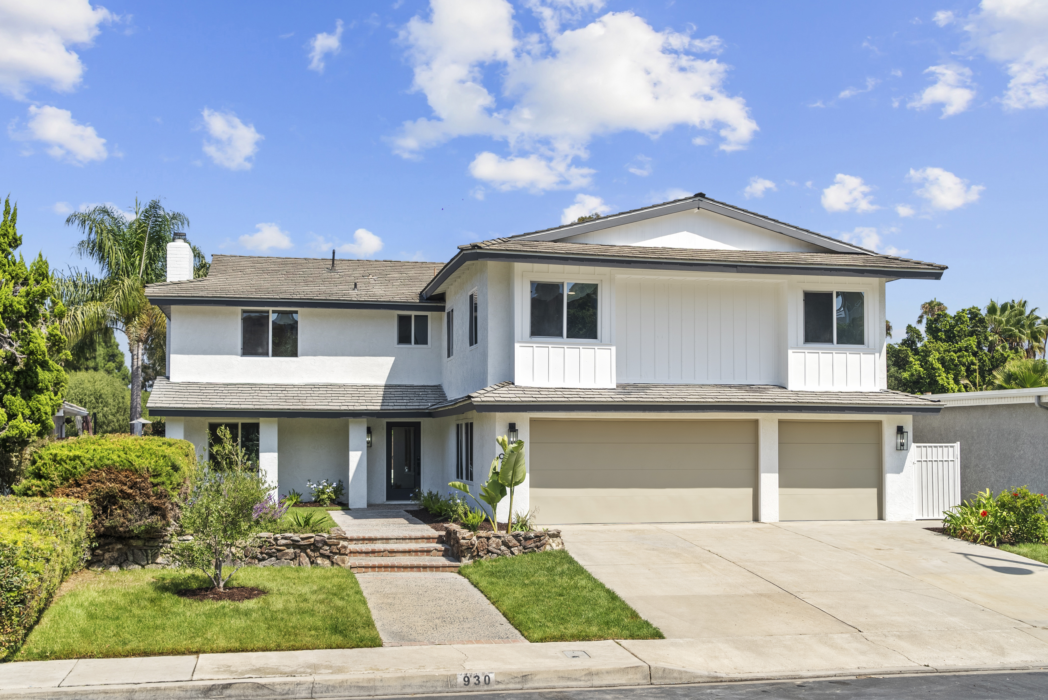 930 North Holly Glen Drive, Long Beach, CA 90815