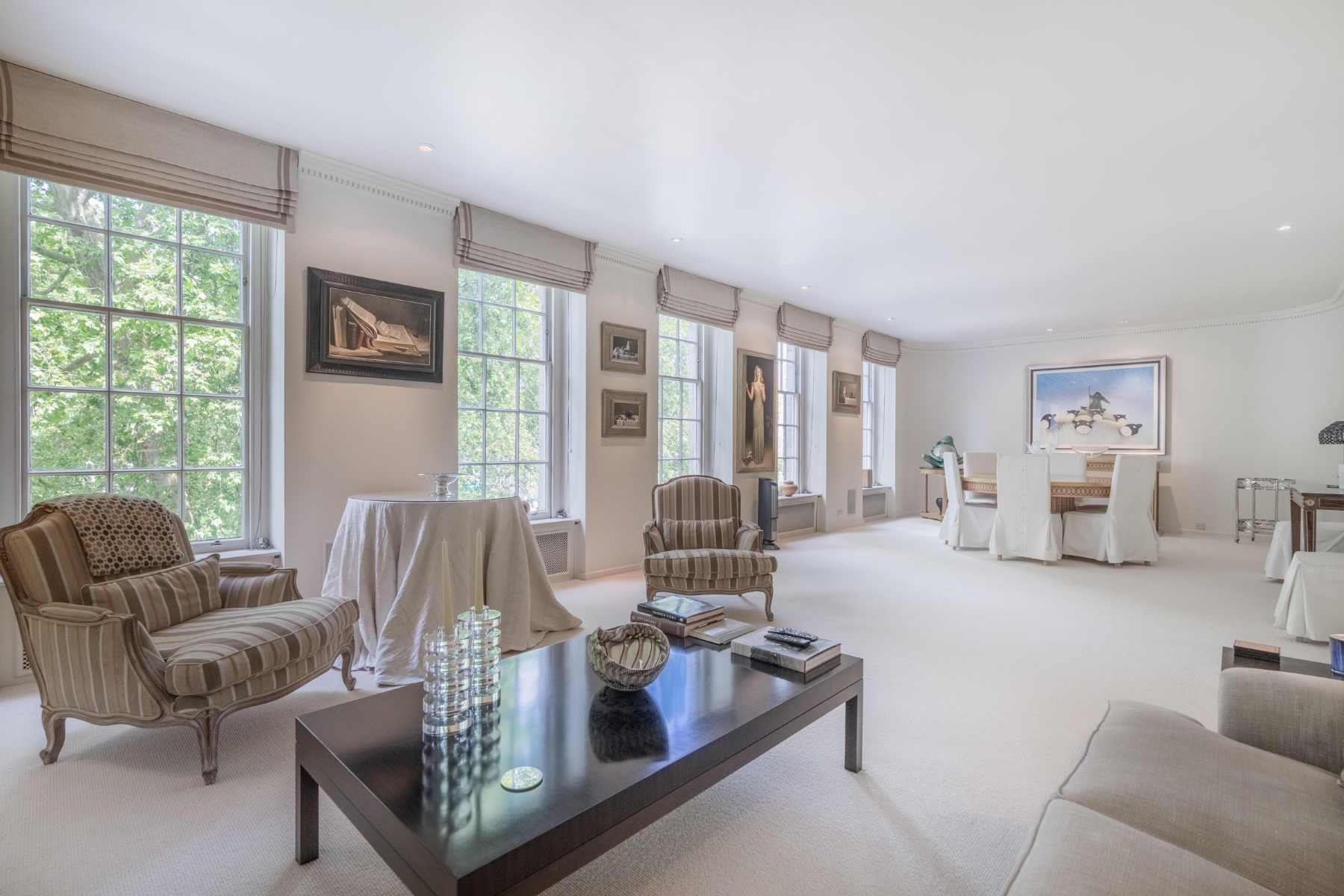 Iconic two-bedroom flat in Mayfair 