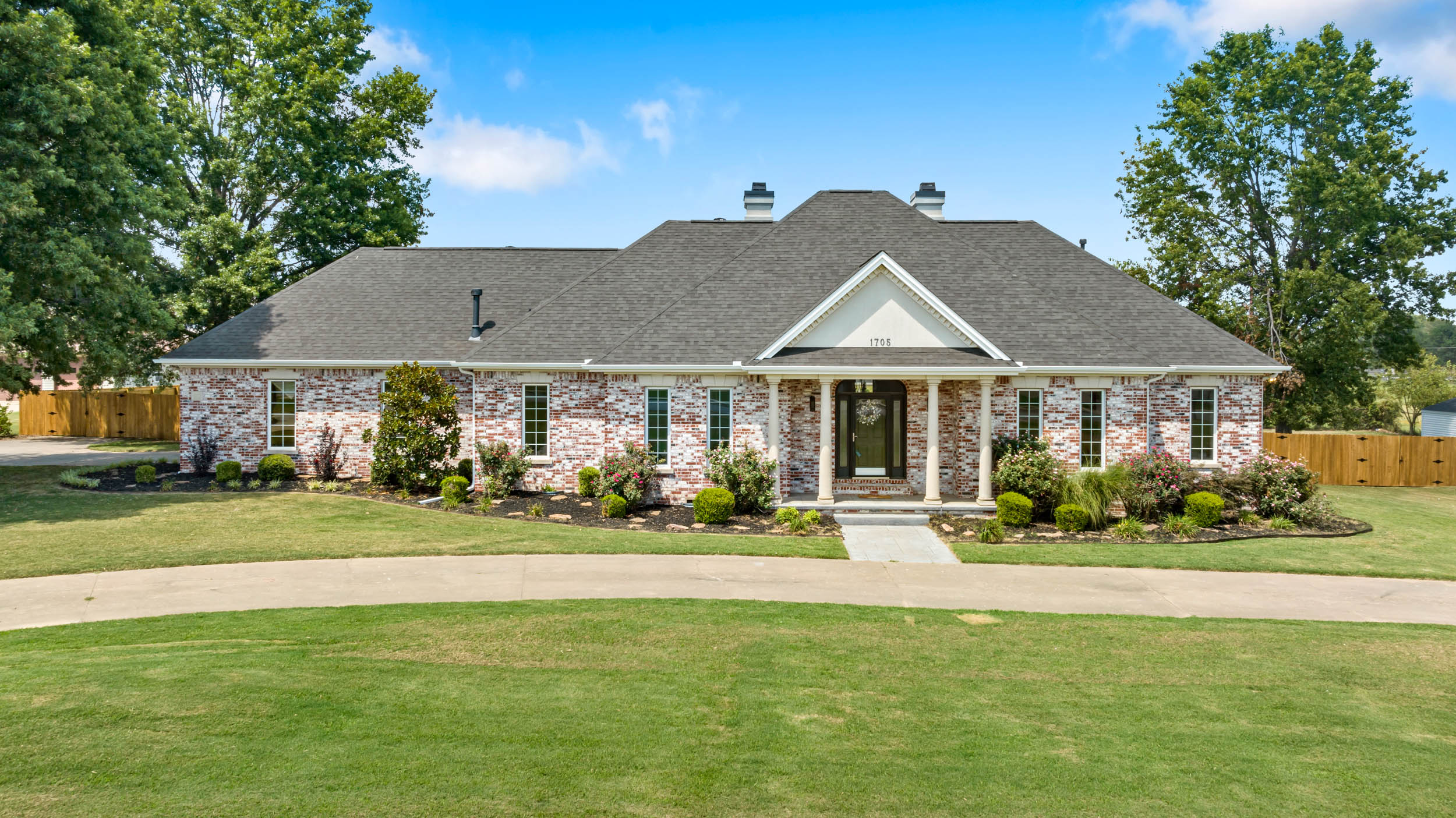 1705 W. Laurel Ave., Rogers, AR 72758