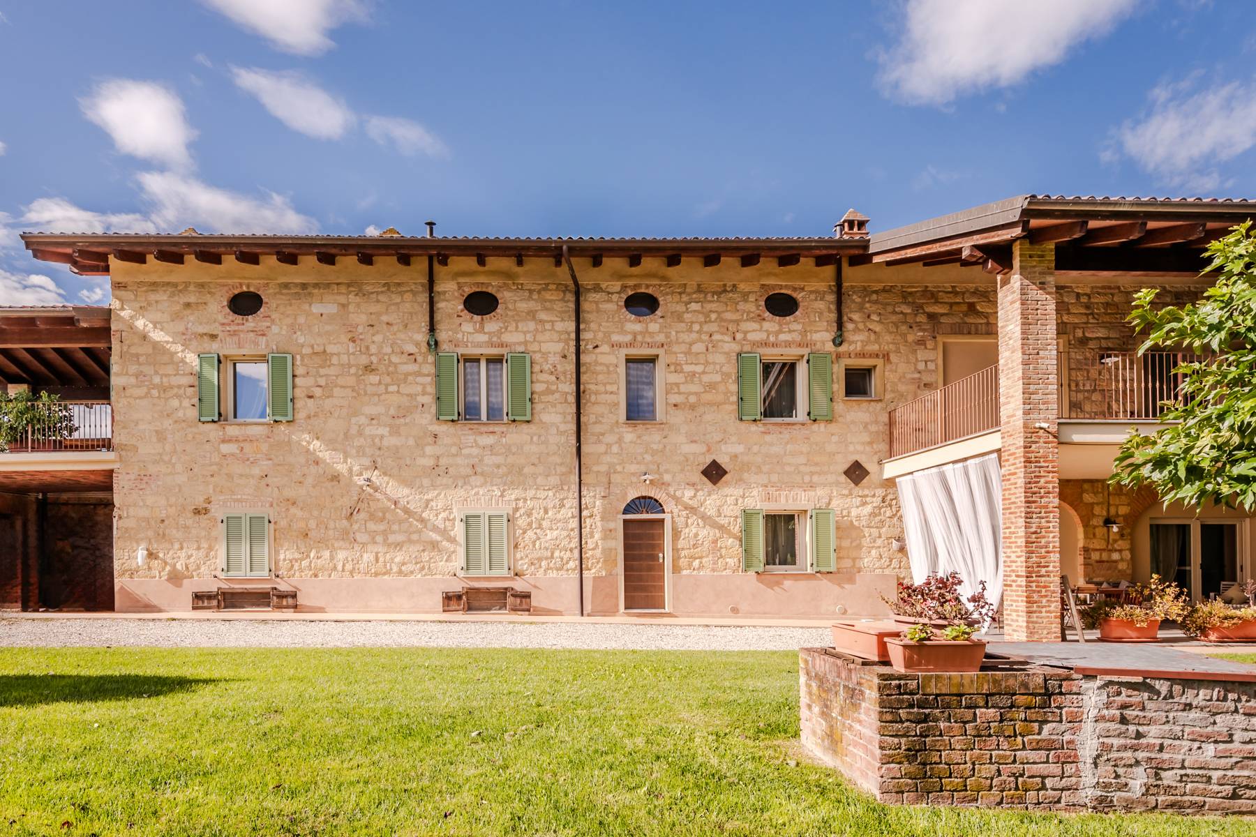 Charming farmhouse in the hills of Monferrato