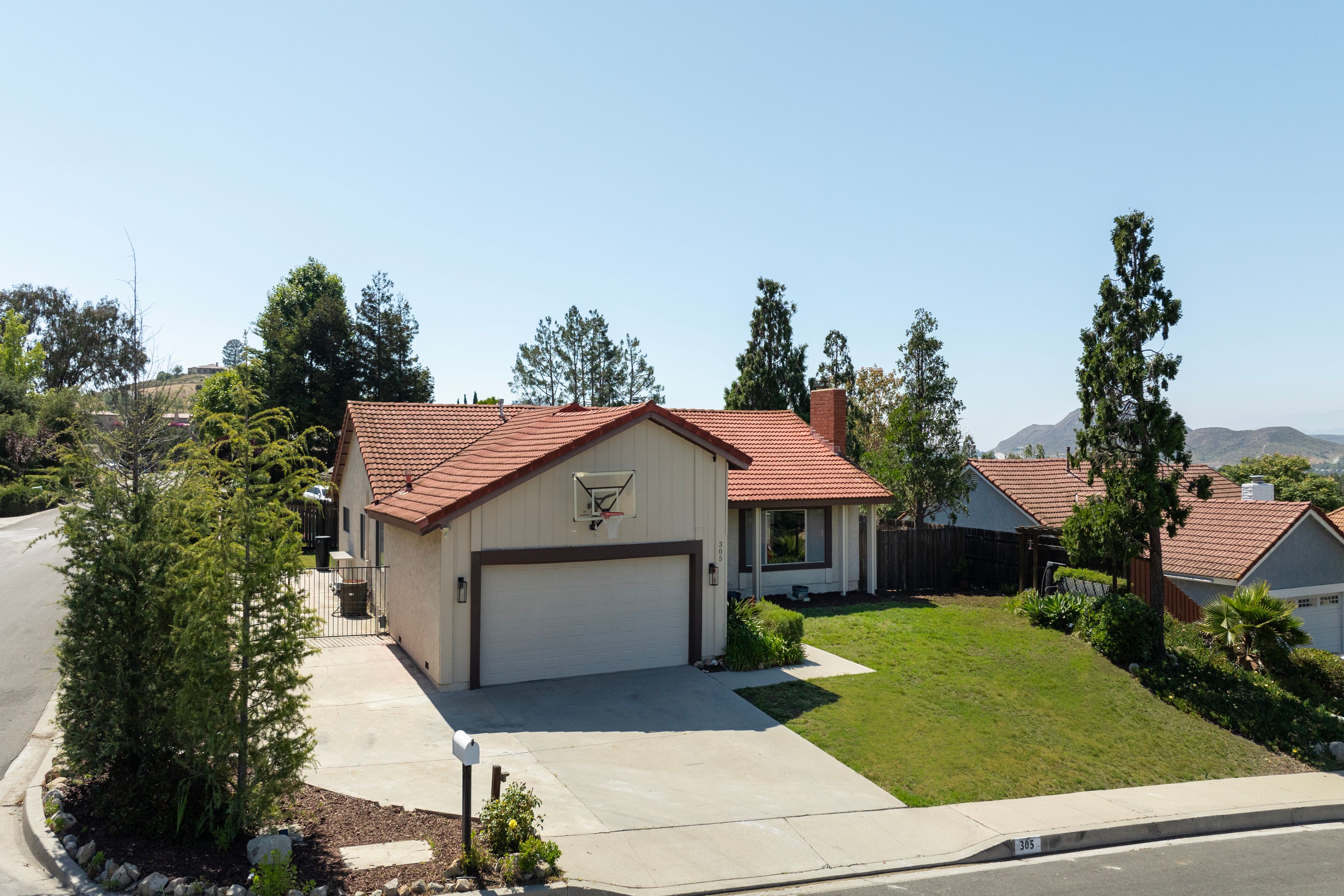 305 Mesa Avenue, Newbury Park