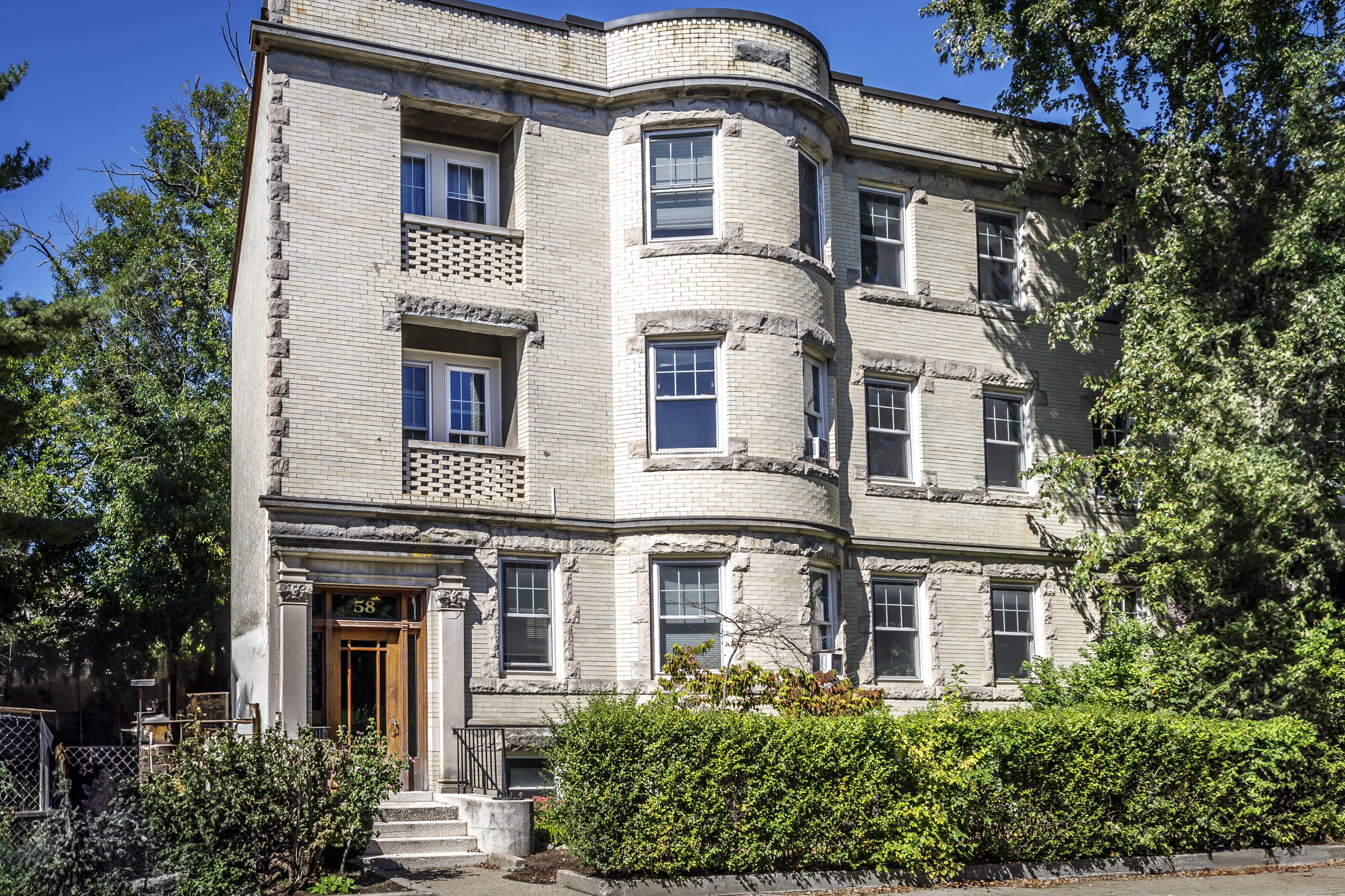 Charming North Brookline ?Whitestone? Condominium