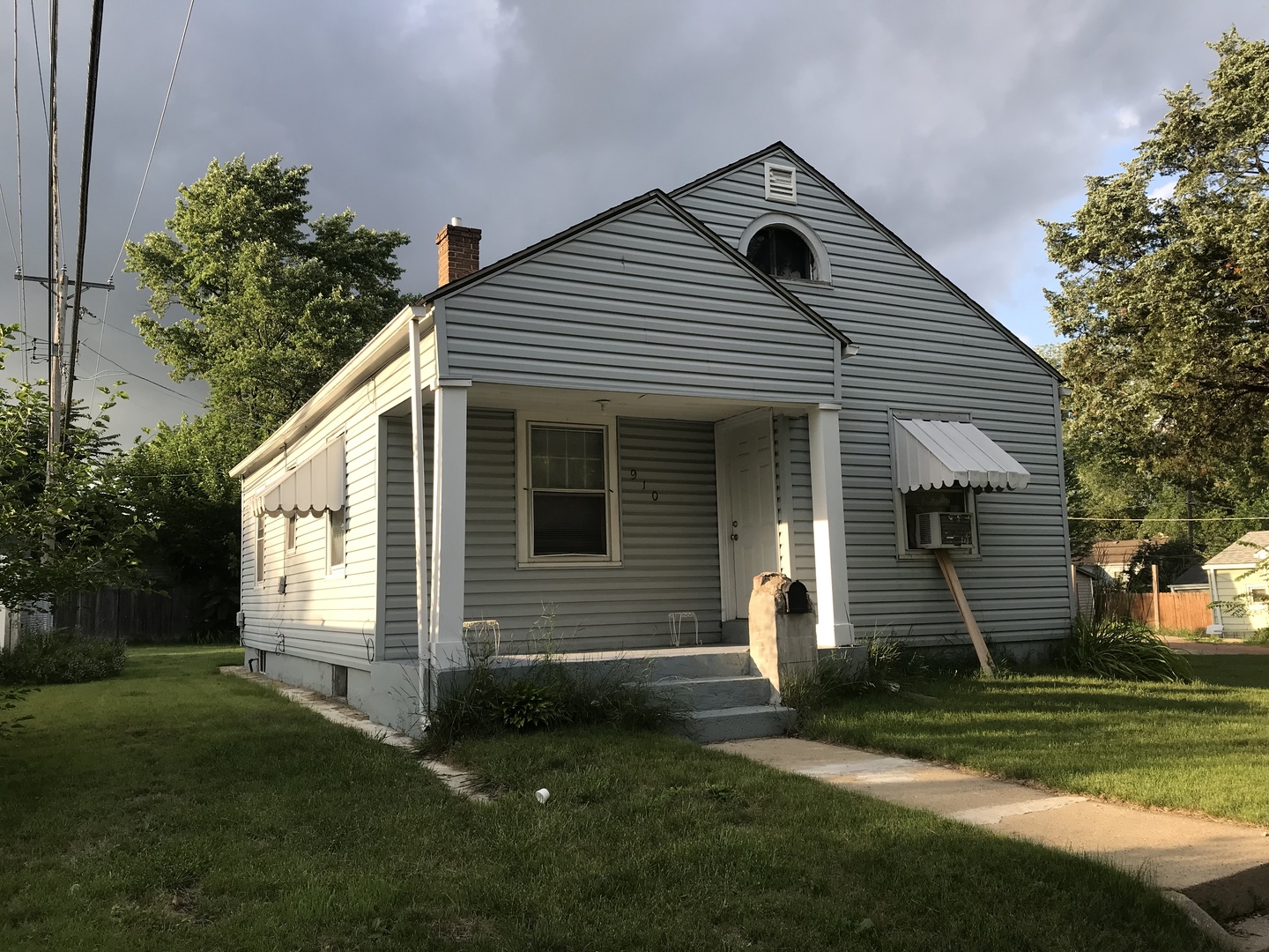 5th Ave, Aurora, IL 60505