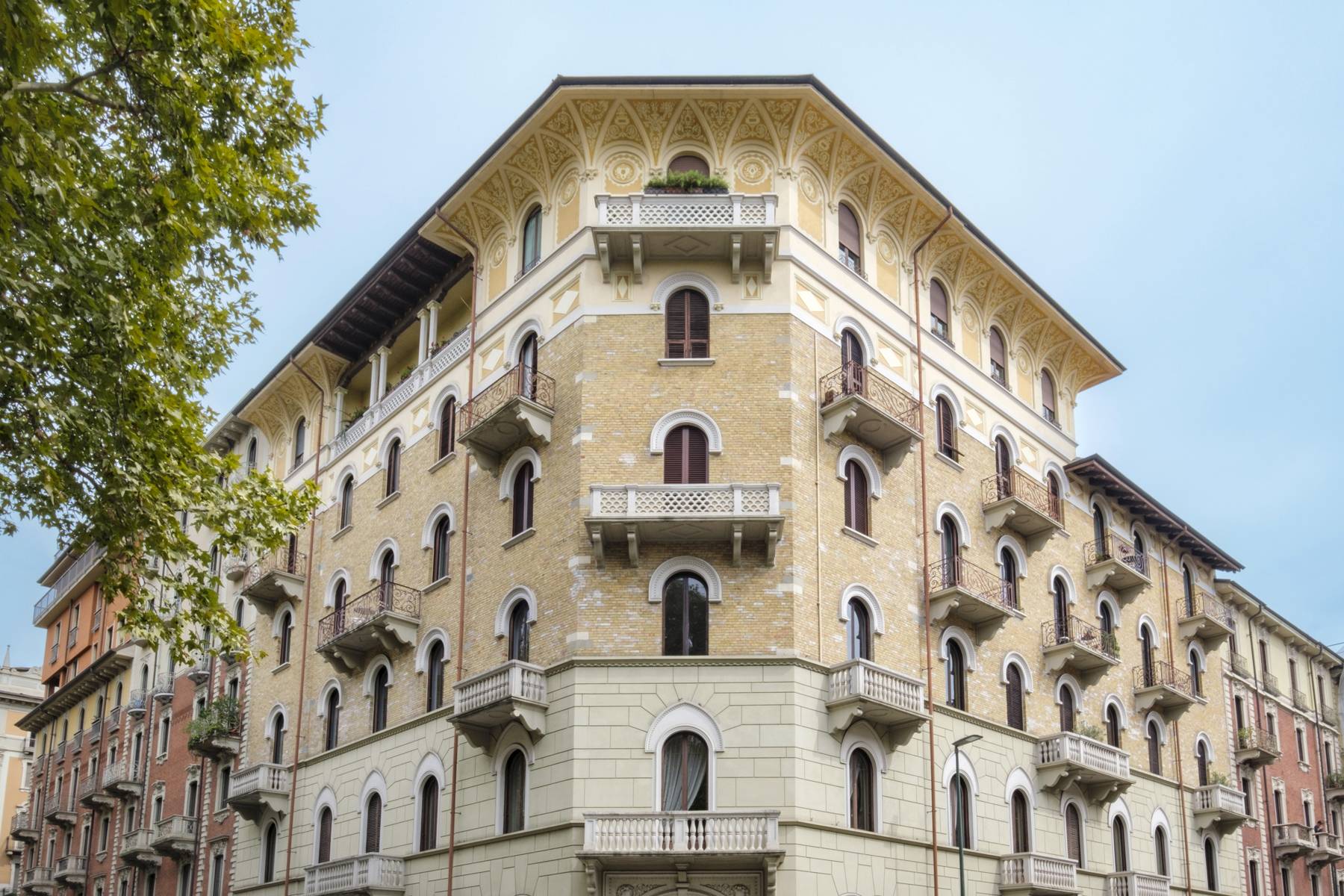 Elegant and bright apartment in the Crocetta district