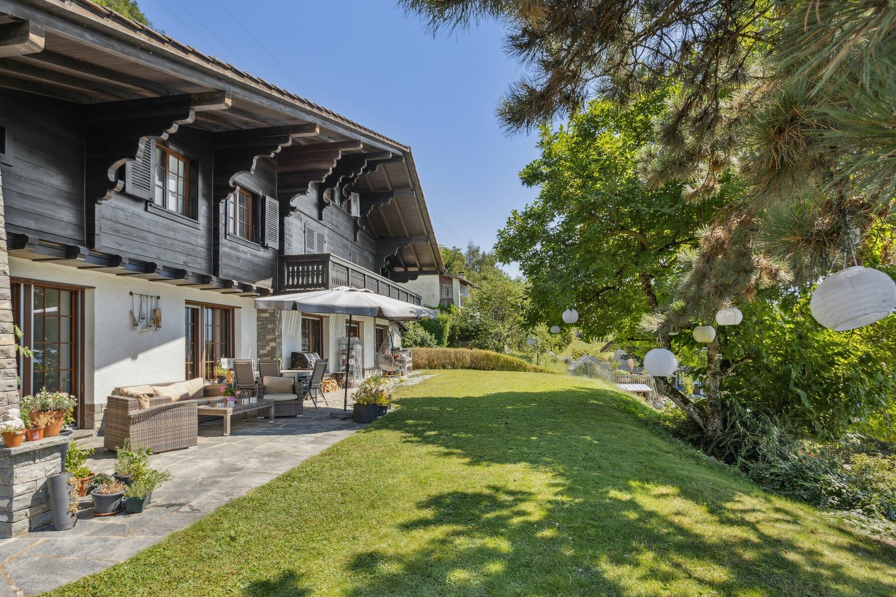 Exclusive Charming chalet in Chardonne with panoramic view