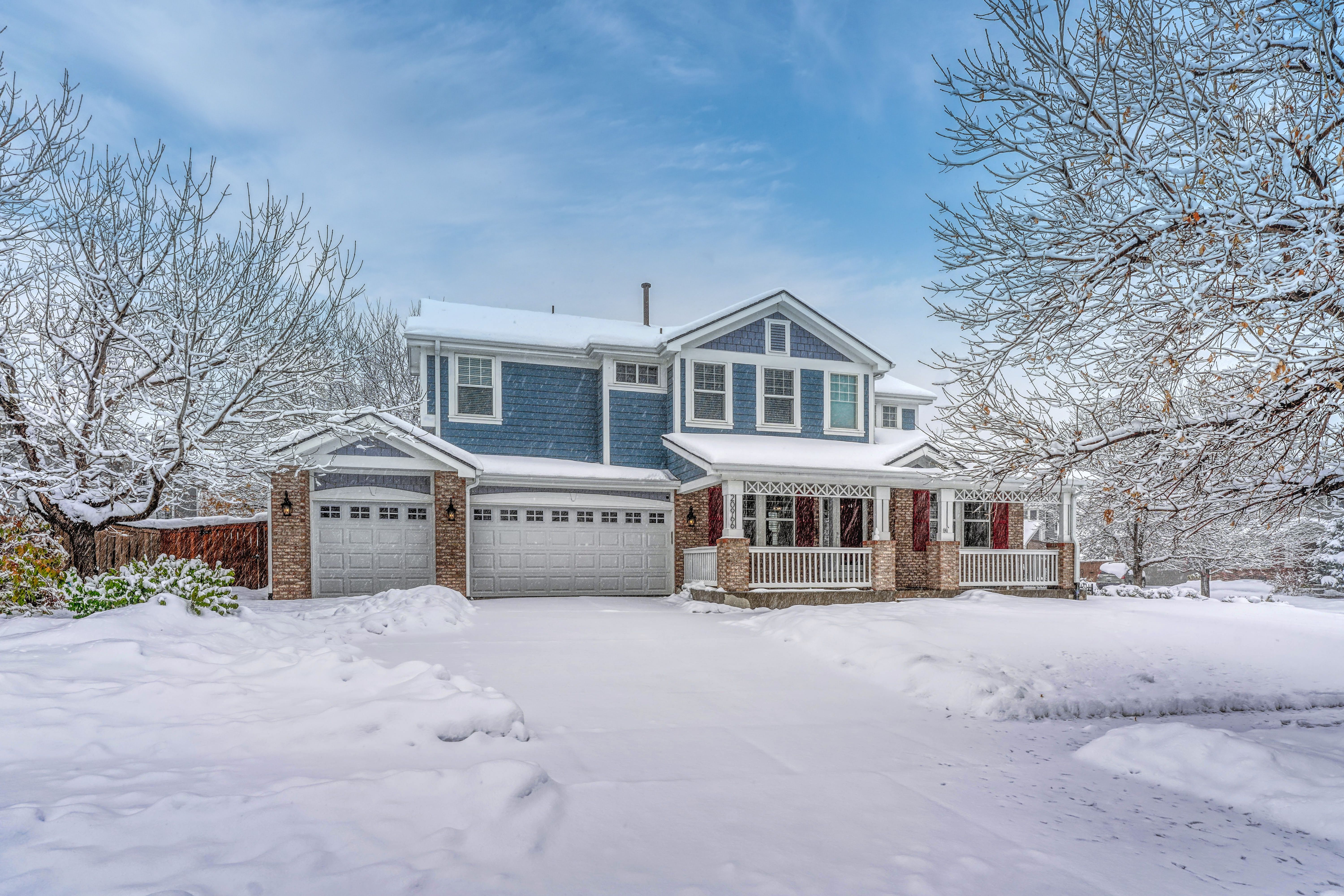 Spacious Open-Concept Living in this Stunning 4 bed/3.5bath Home