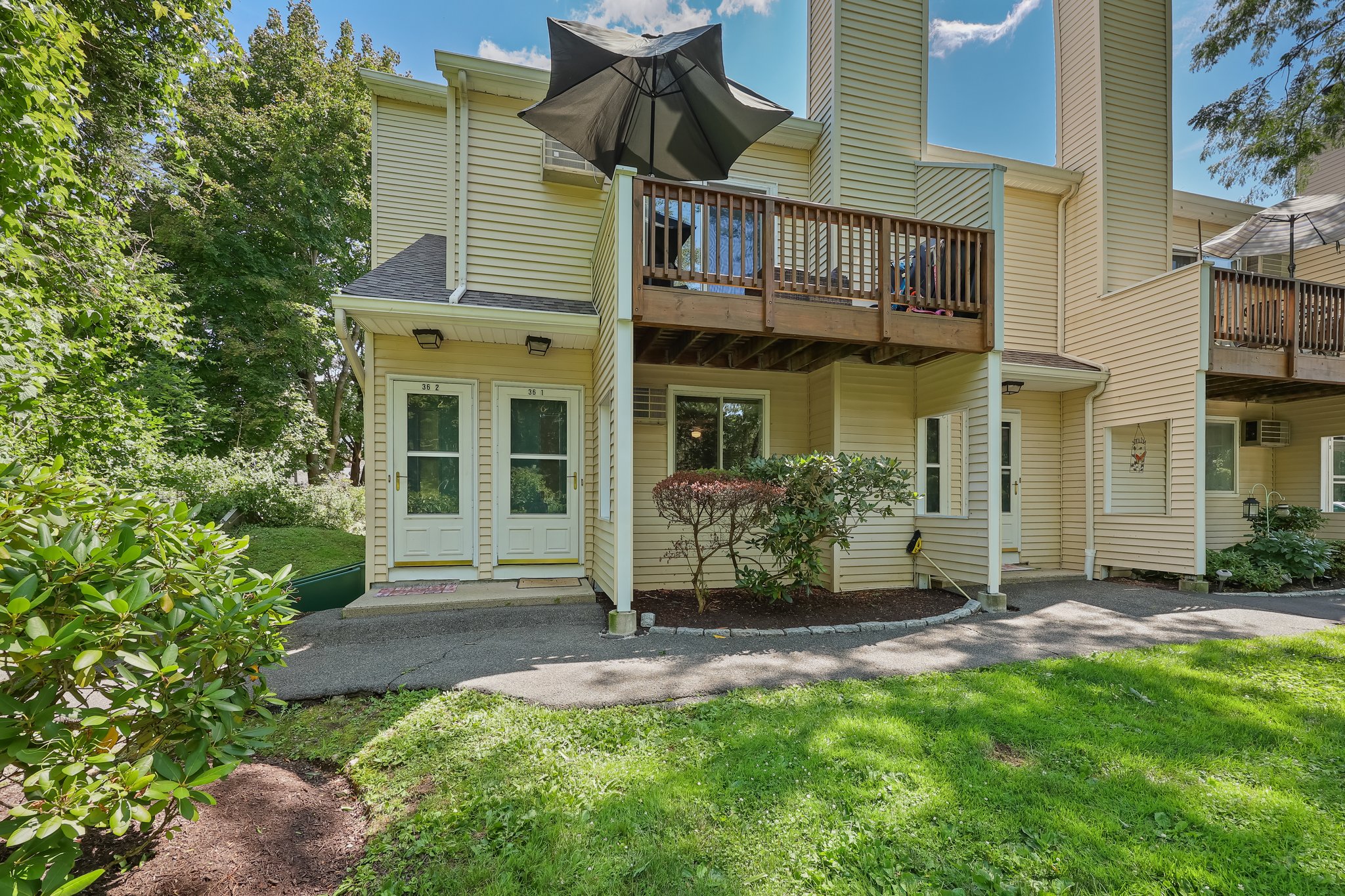 Charming Townhouse in Danbury