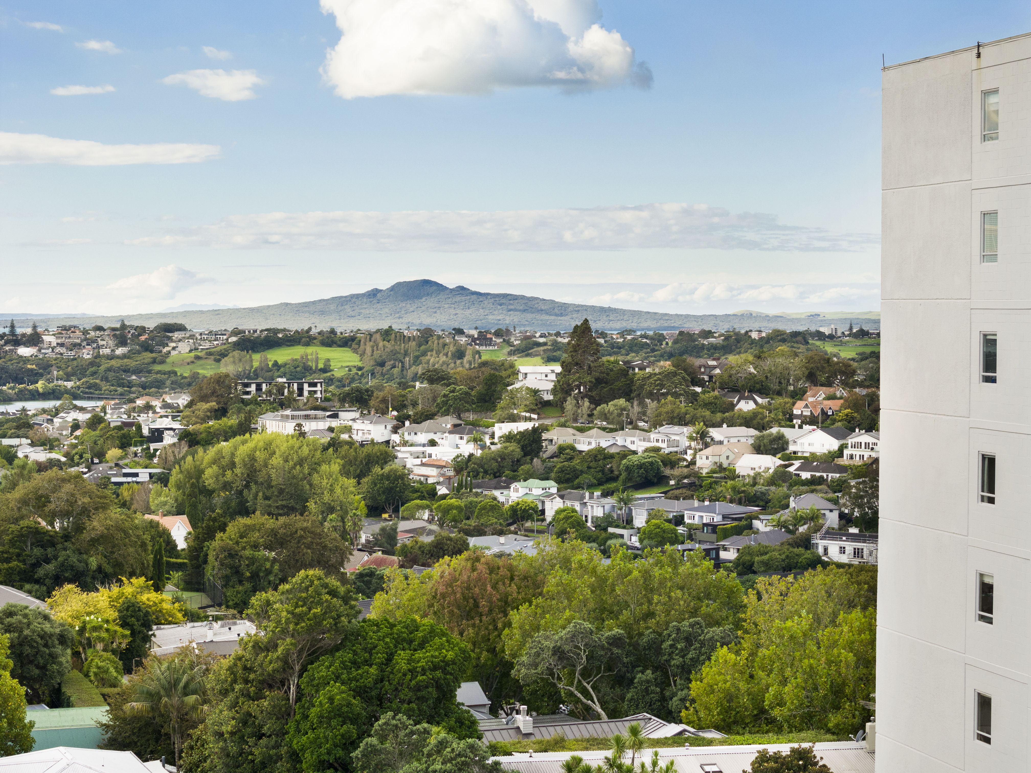 Spectacular Views and Sun-Drenched Living