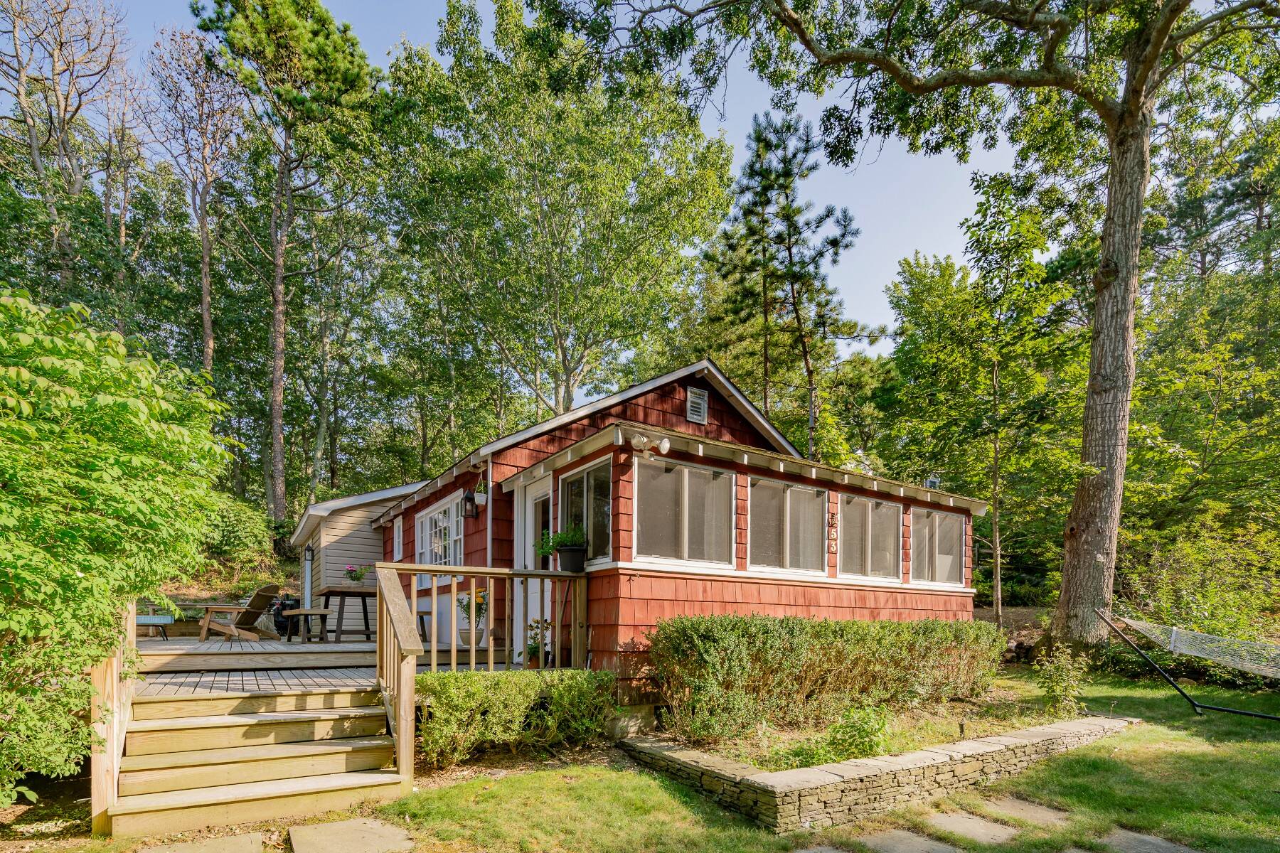 Sag Harbor Beach Cottage By The Bay