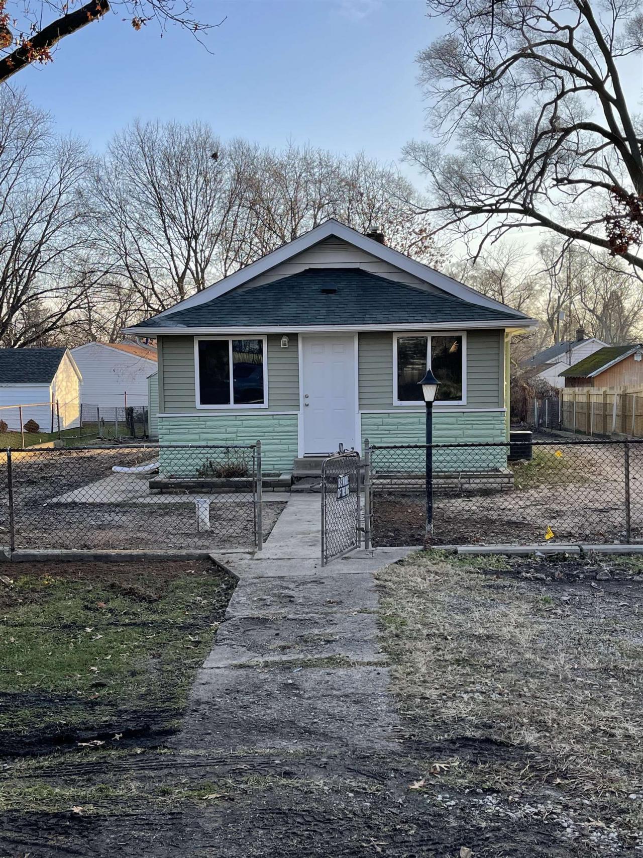 Meadowview Ave, South Bend, IN 46628