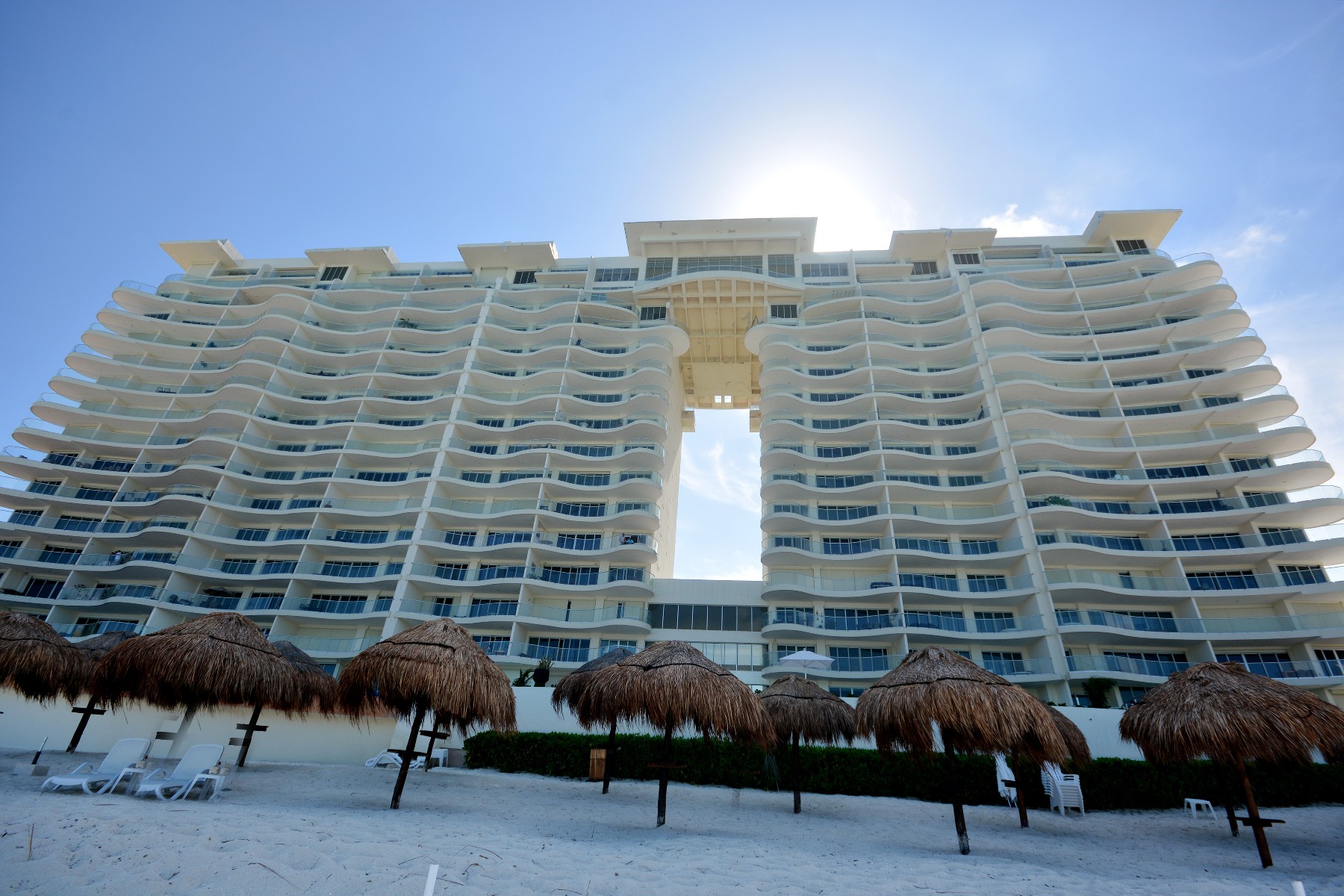 LUXURY BEACHFRONT APARTMENT SURROUNDED BY THE BEST VIEWS Cancun