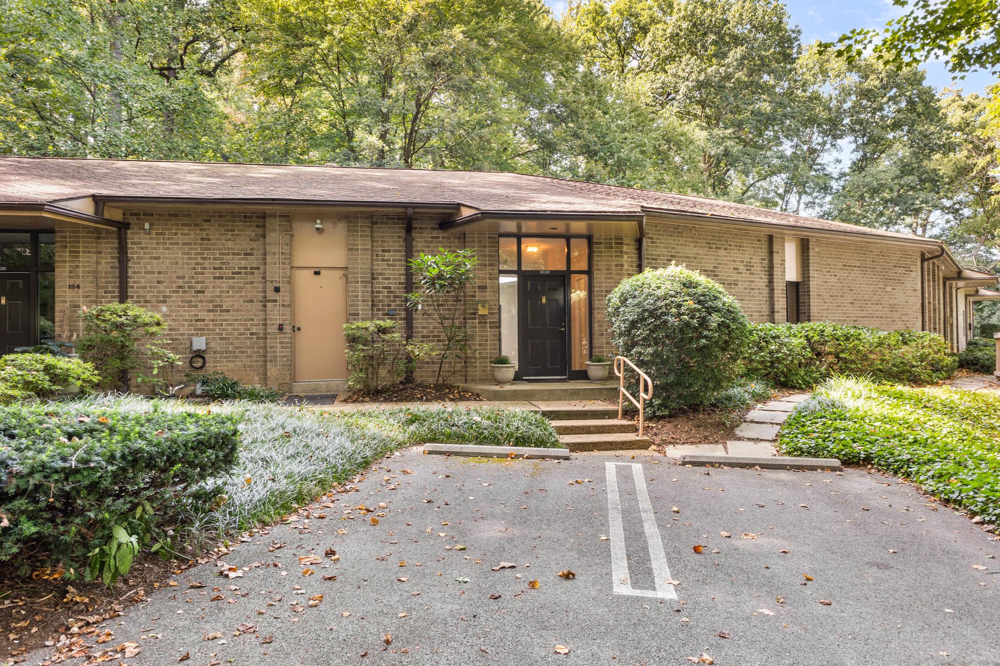 5900 Mount Eagle Drive,Alexandria, VA, 22303