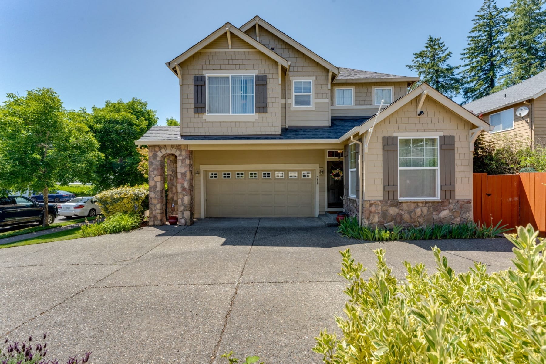 319 NW WILDWOOD ST Hillsboro, OR 97124