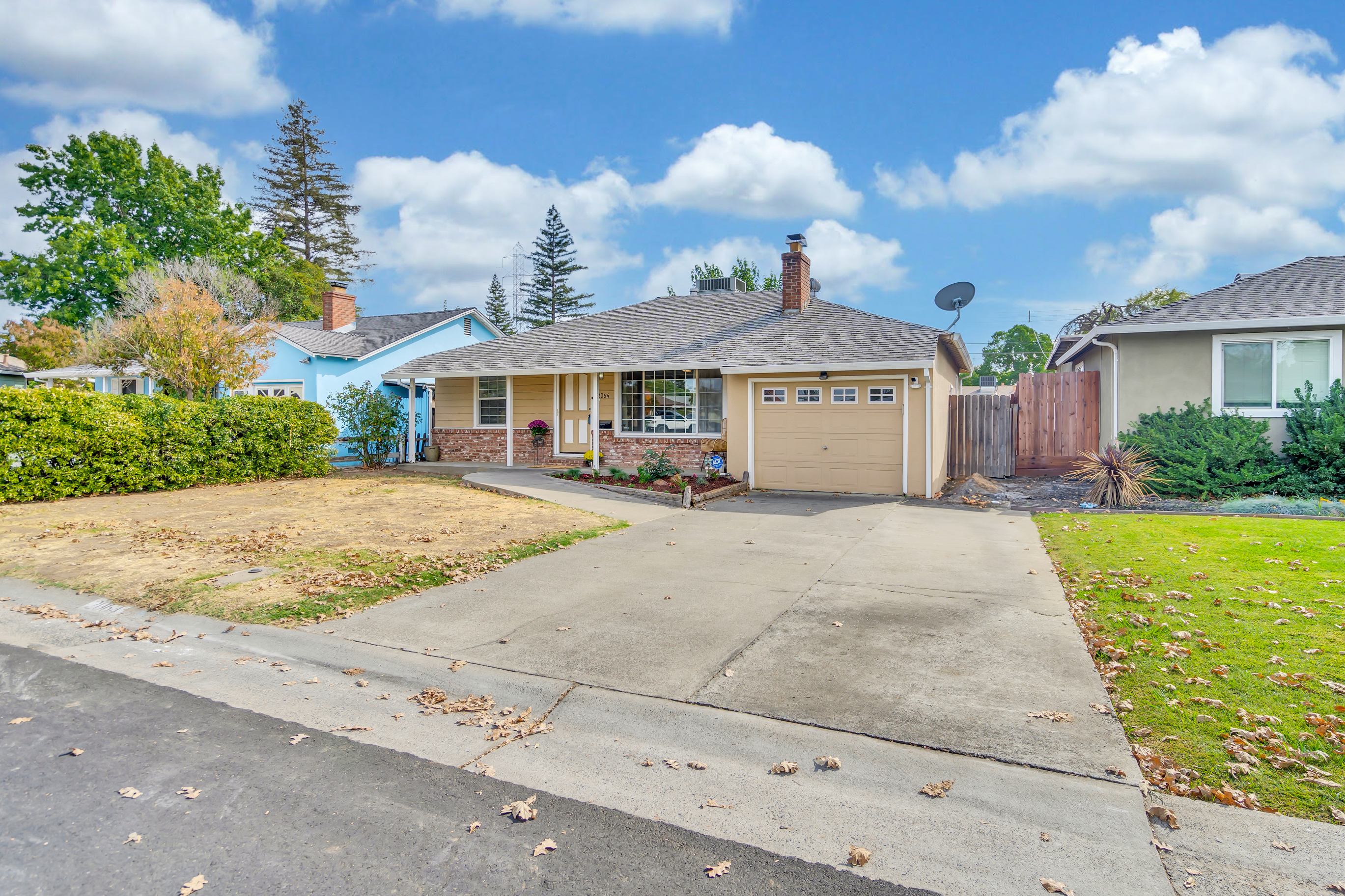 2064 Joan Way, Sacramento, CA 95825