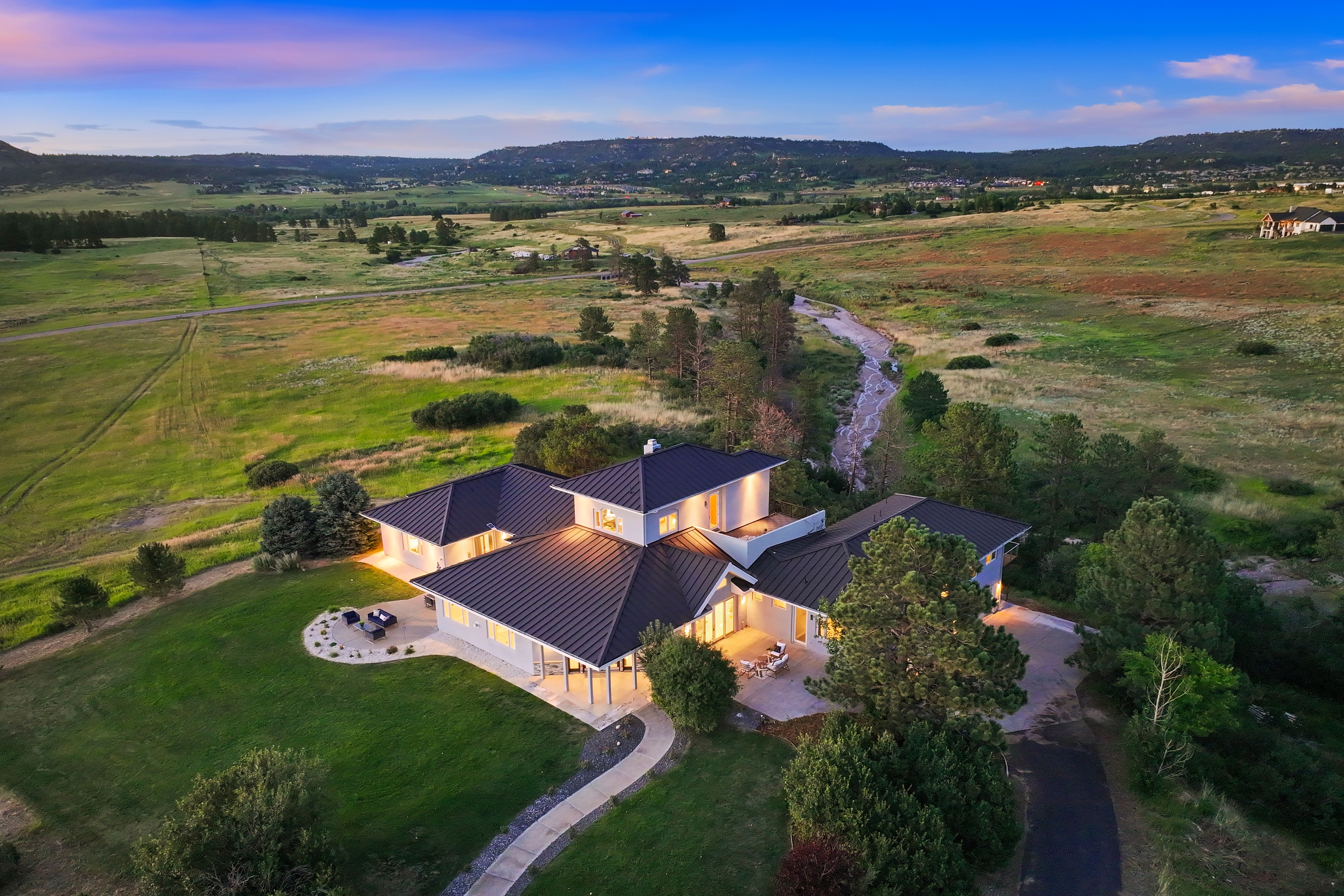 Expansive Ranch-Style Home On 35 Acres