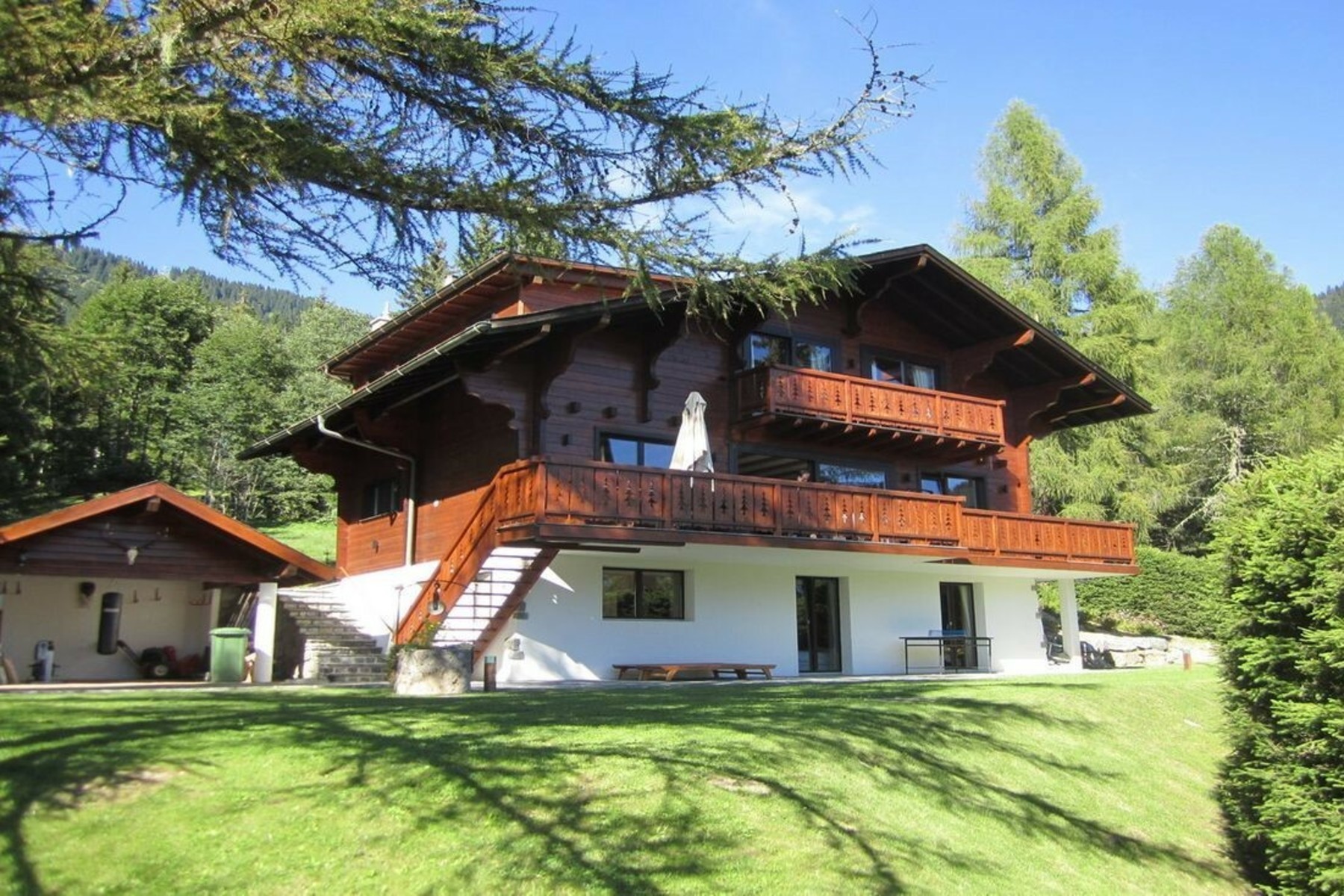 Chalet Melchior in the heart of Domaine de la Residence