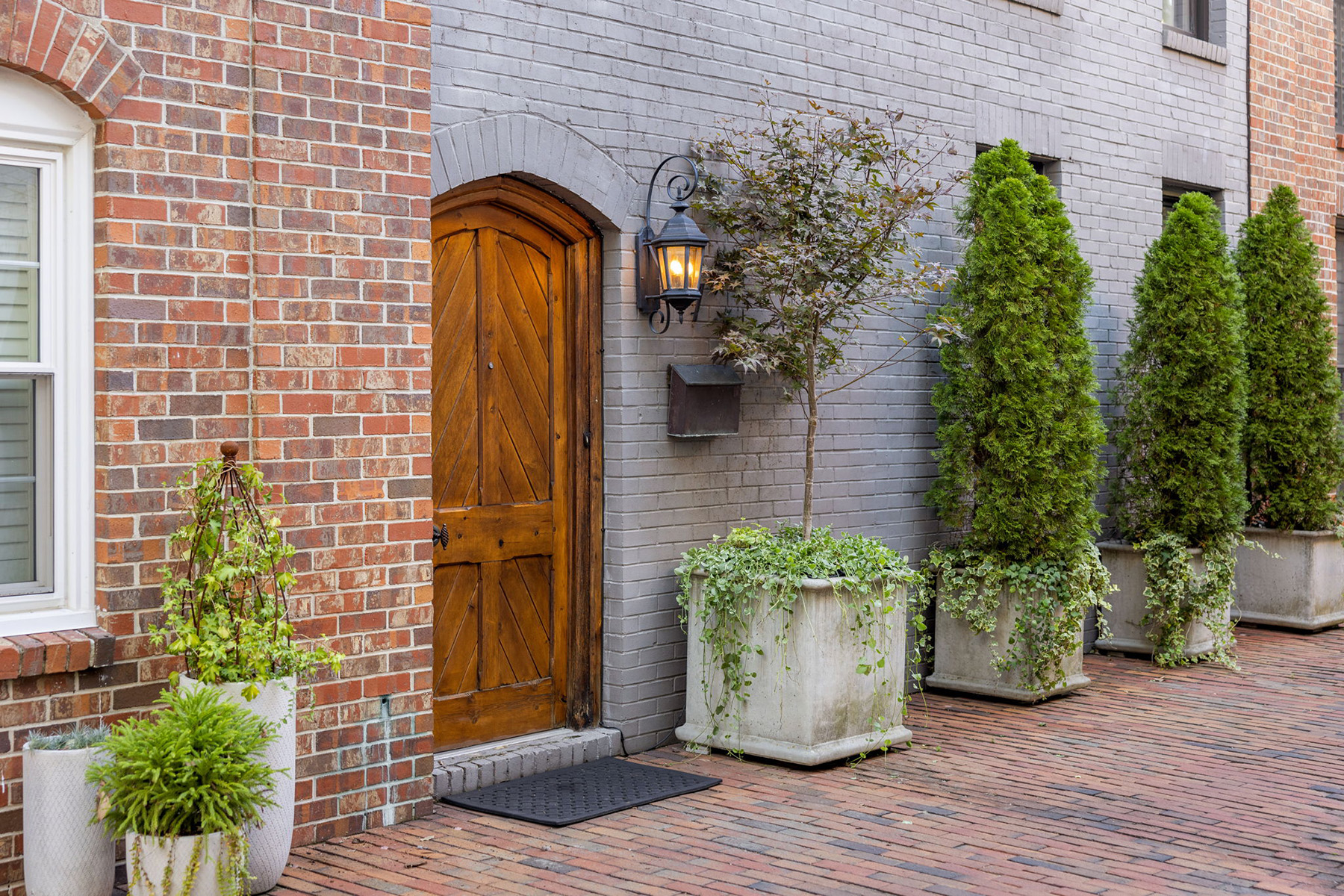 Enchanting and Beautifully Renovated Townhome