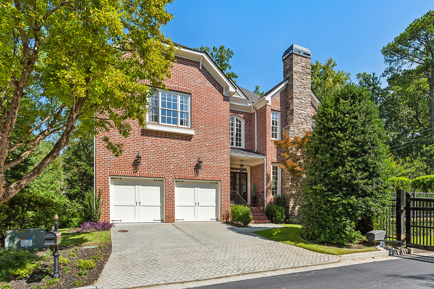 Tastefully Updated Brookhaven Home