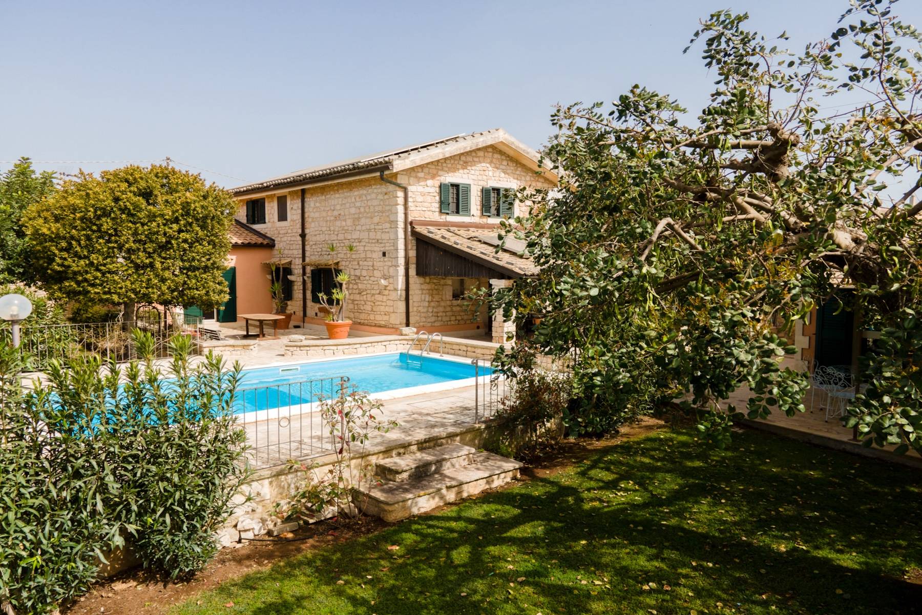 Exclusive residence with swimming pool in the heart of Modica