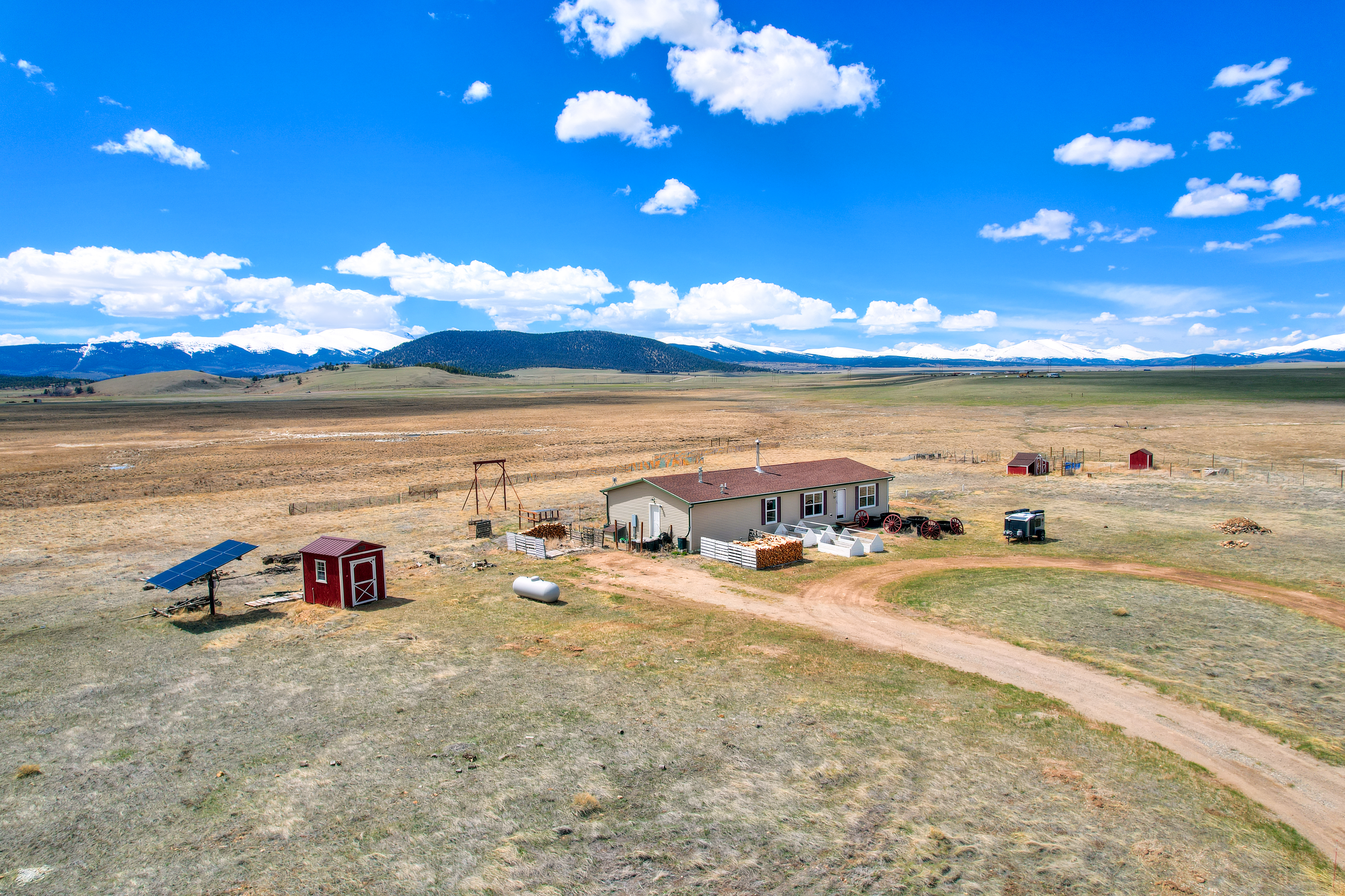 1000 Peaks Off-Grid Ranch