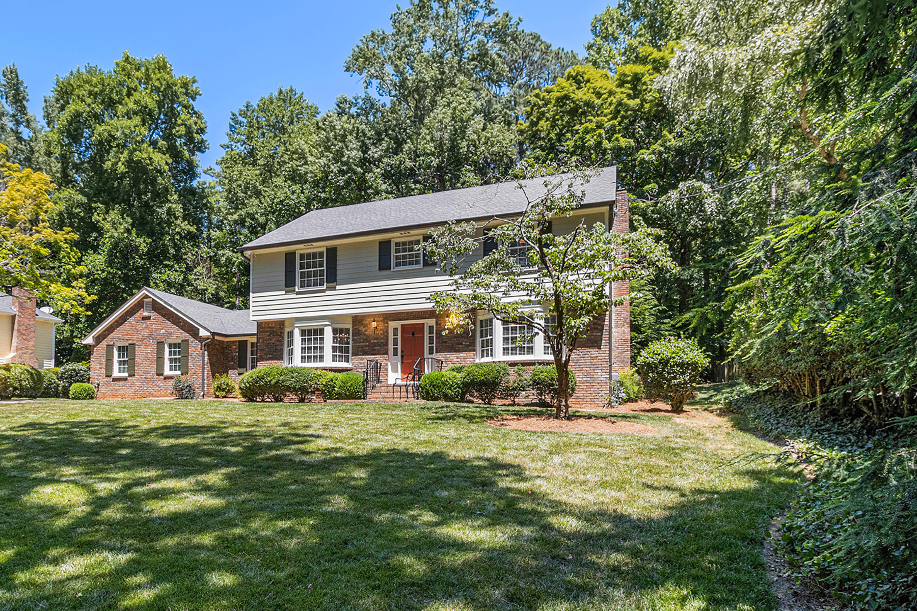 Beautiful Traditional in The Branches of Sandy Springs