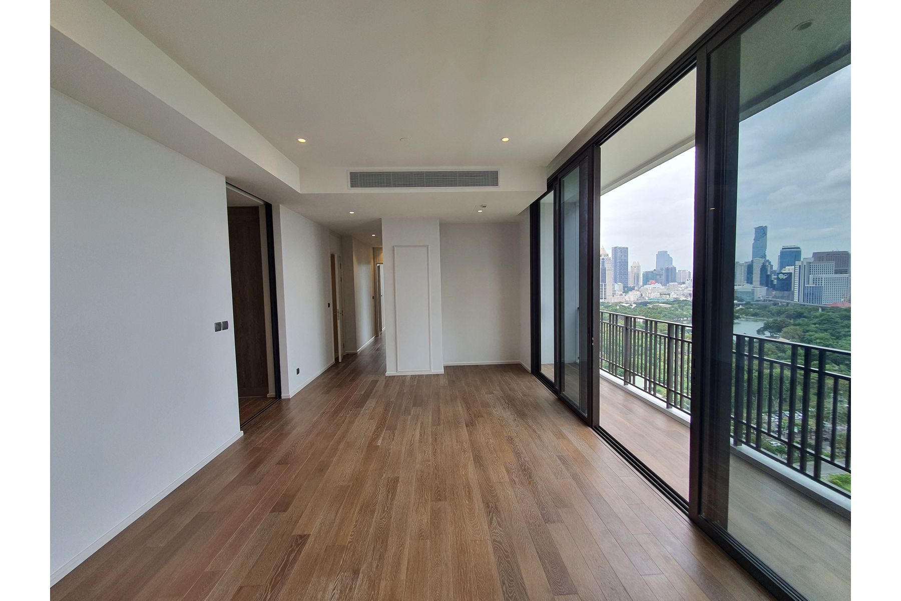 Luxury 2 Bedroom Condo in Langsuan