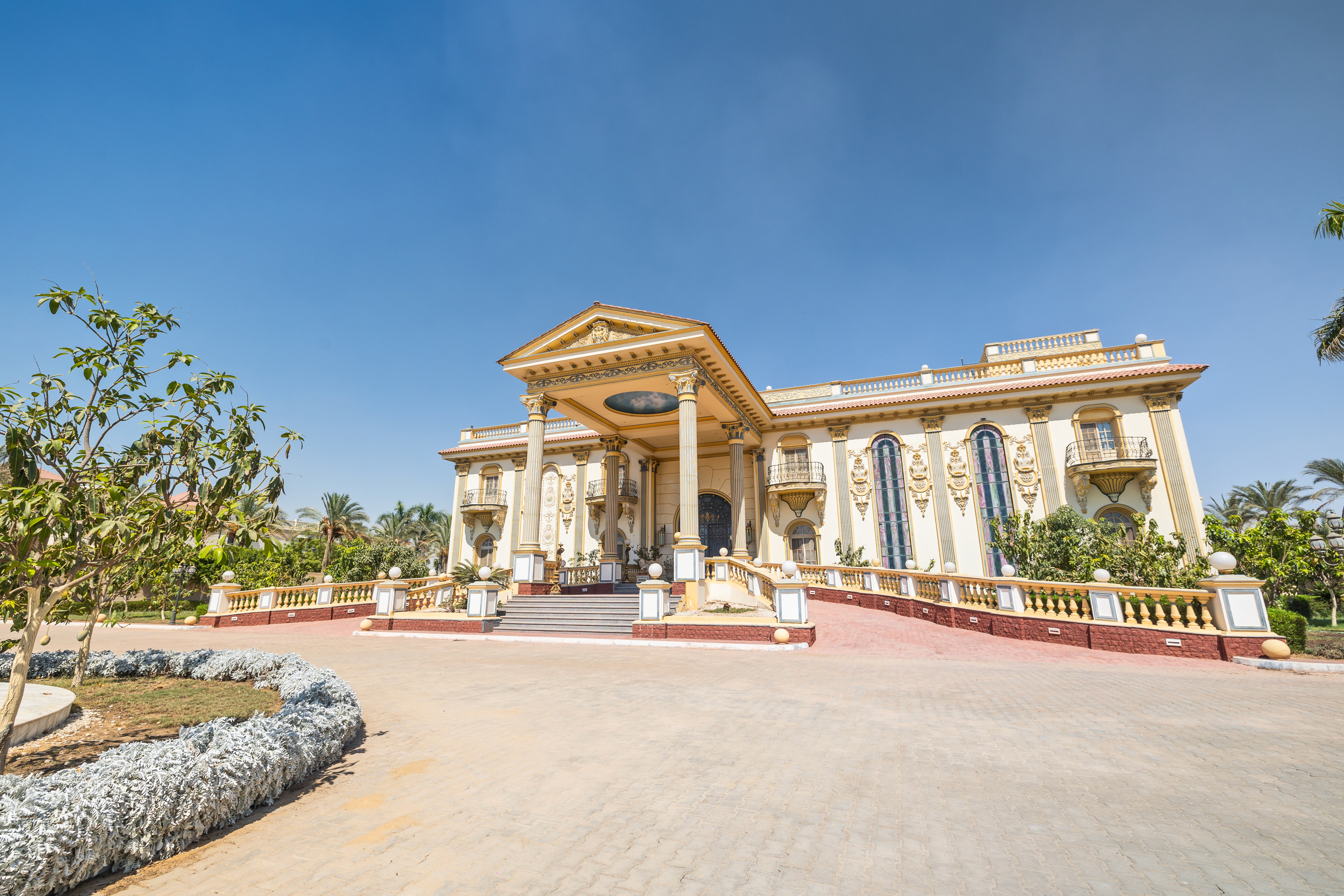 Lavish Grand Mansion at Orabi