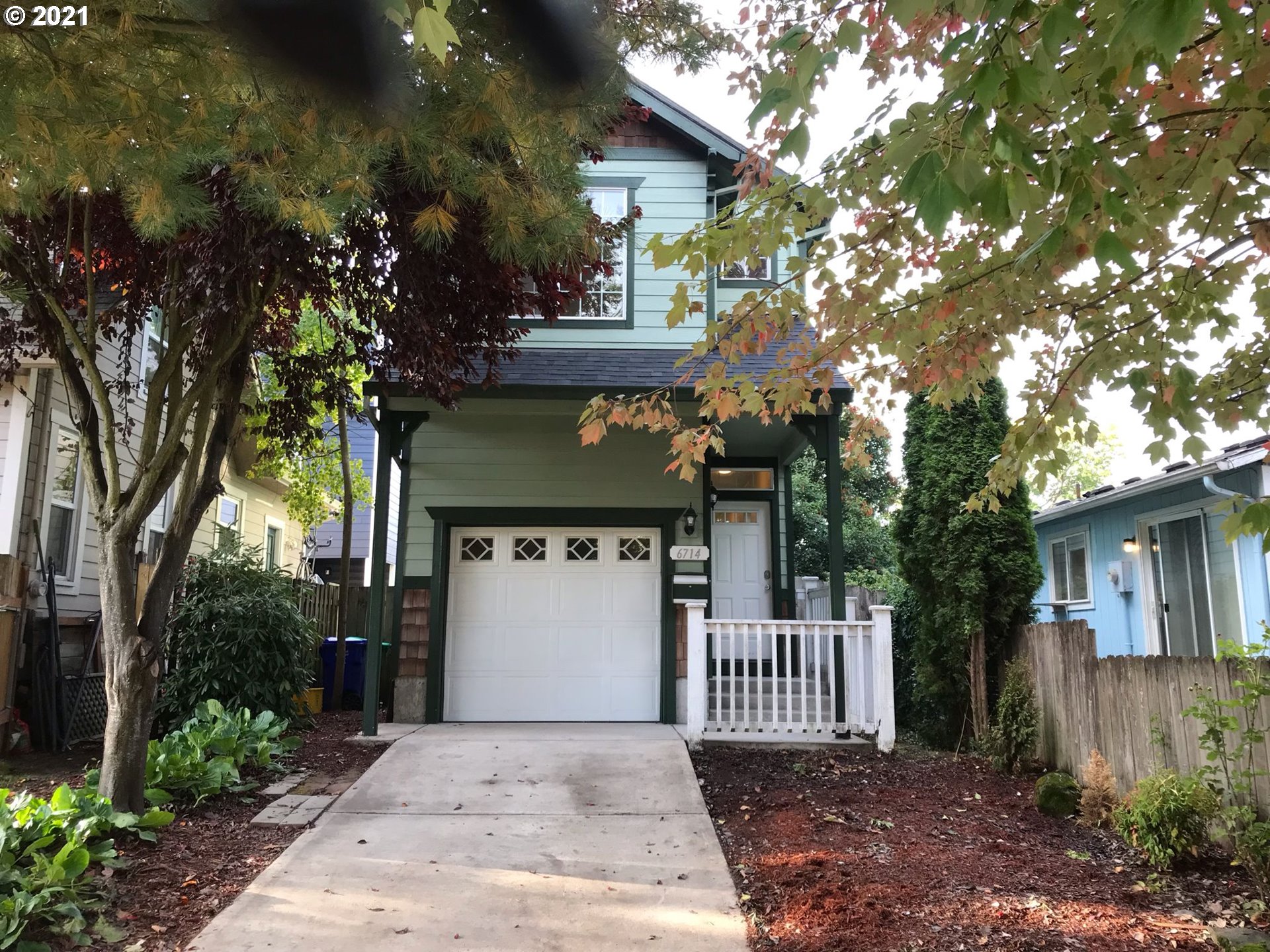 Seneca St, Portland, OR 97203