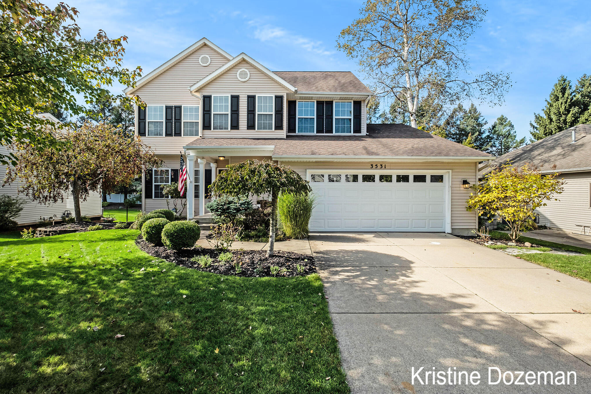 Breton Valley Dr, Grand Rapids, MI 49512