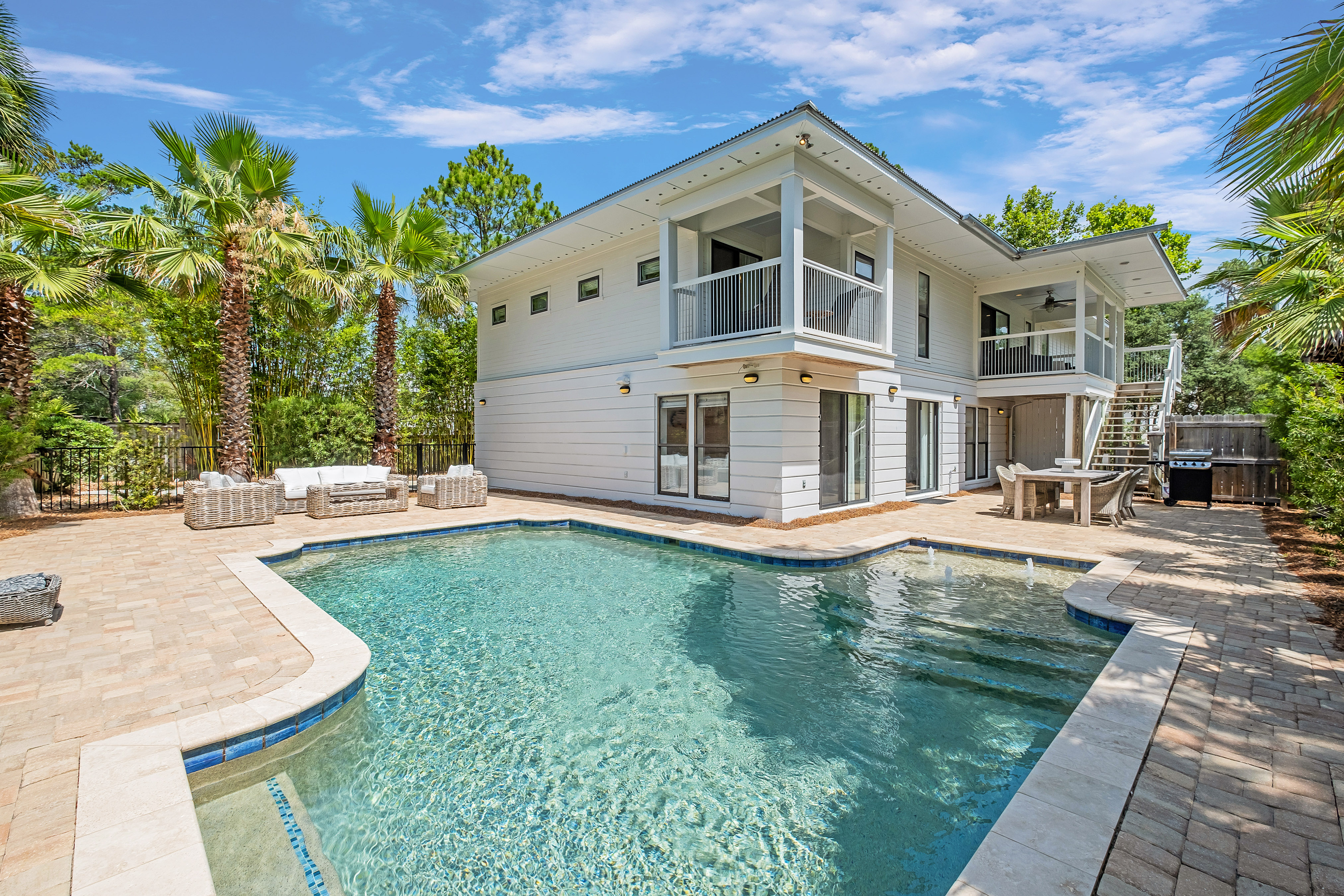 Spacious Beach Cottage On Quiet Street With Backyard Oasis