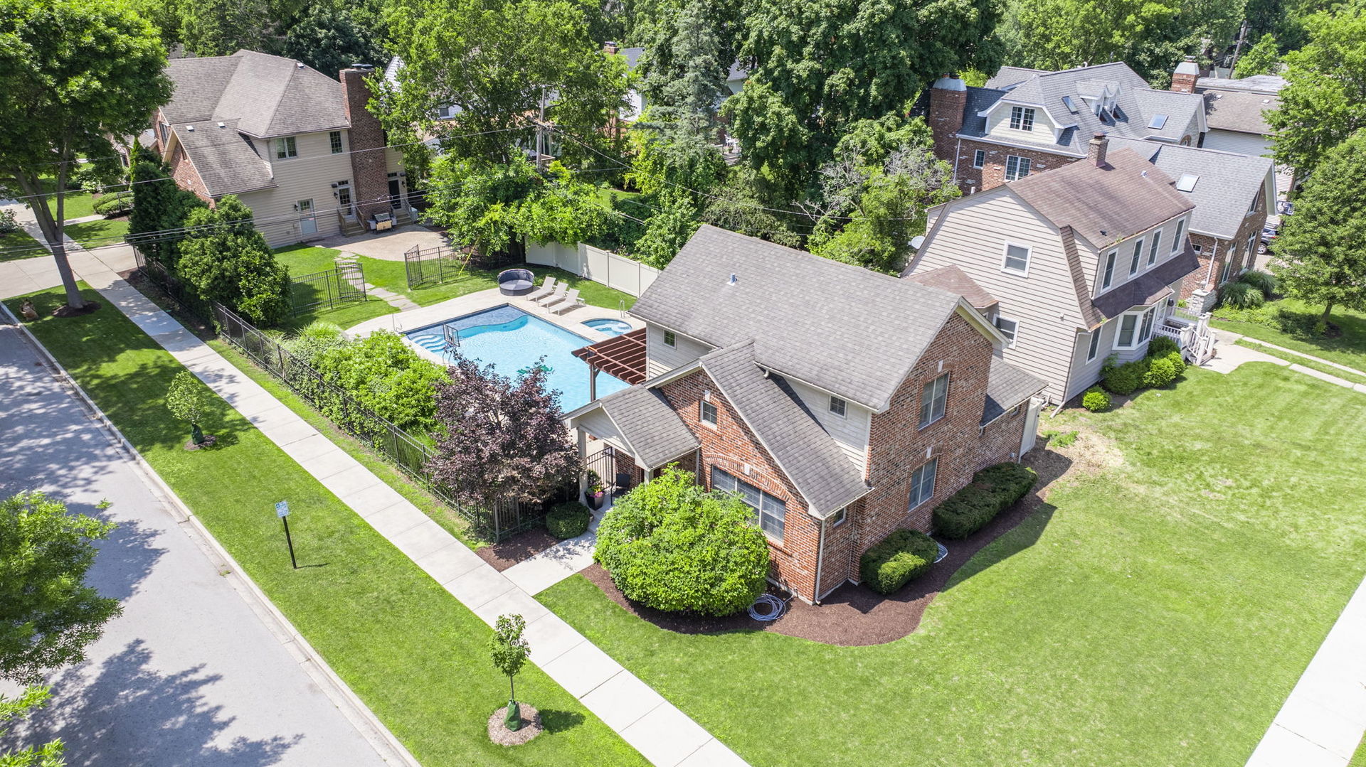 3945 Linden Ave, Western Springs, IL 60558