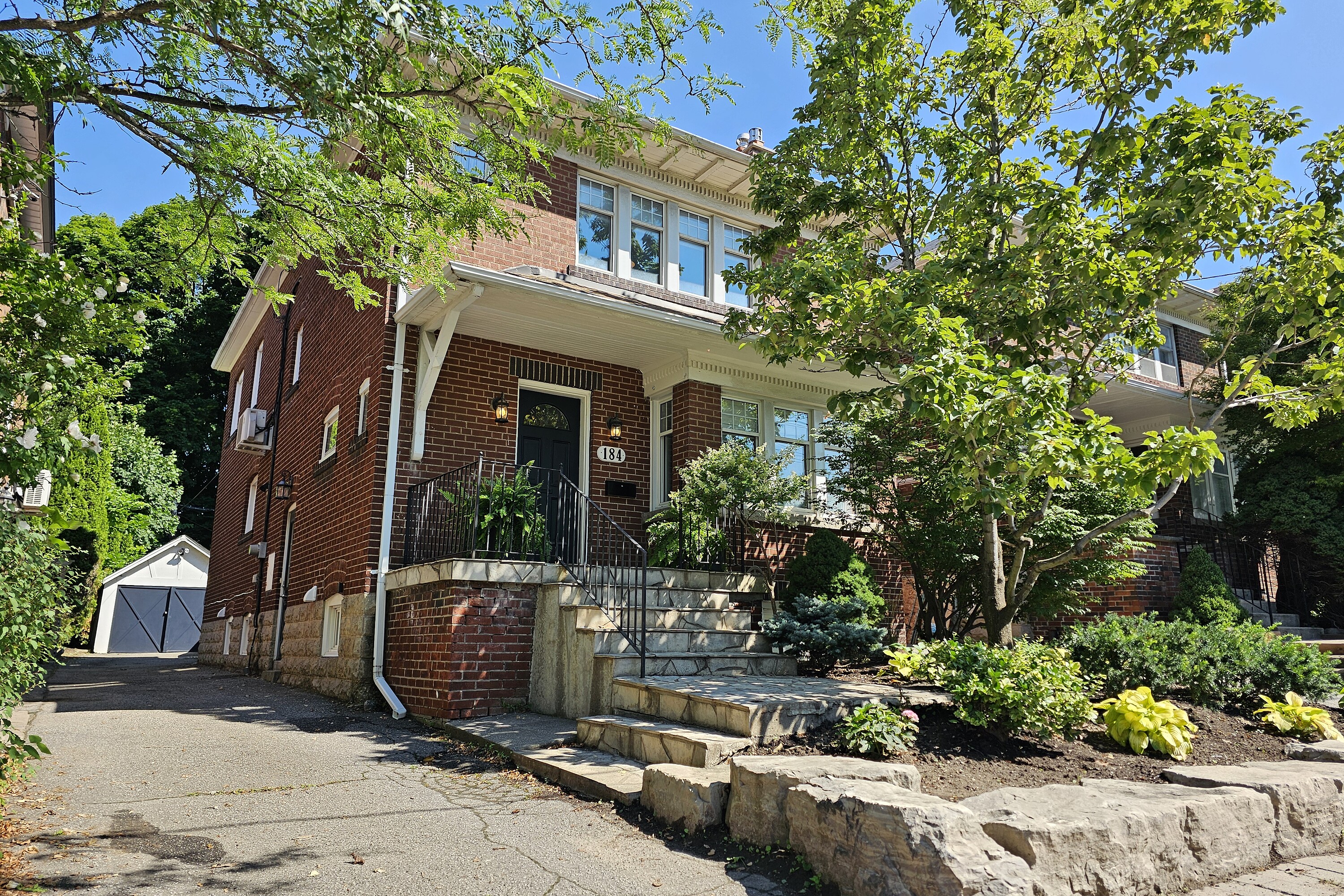 Family Home In Wanless Park