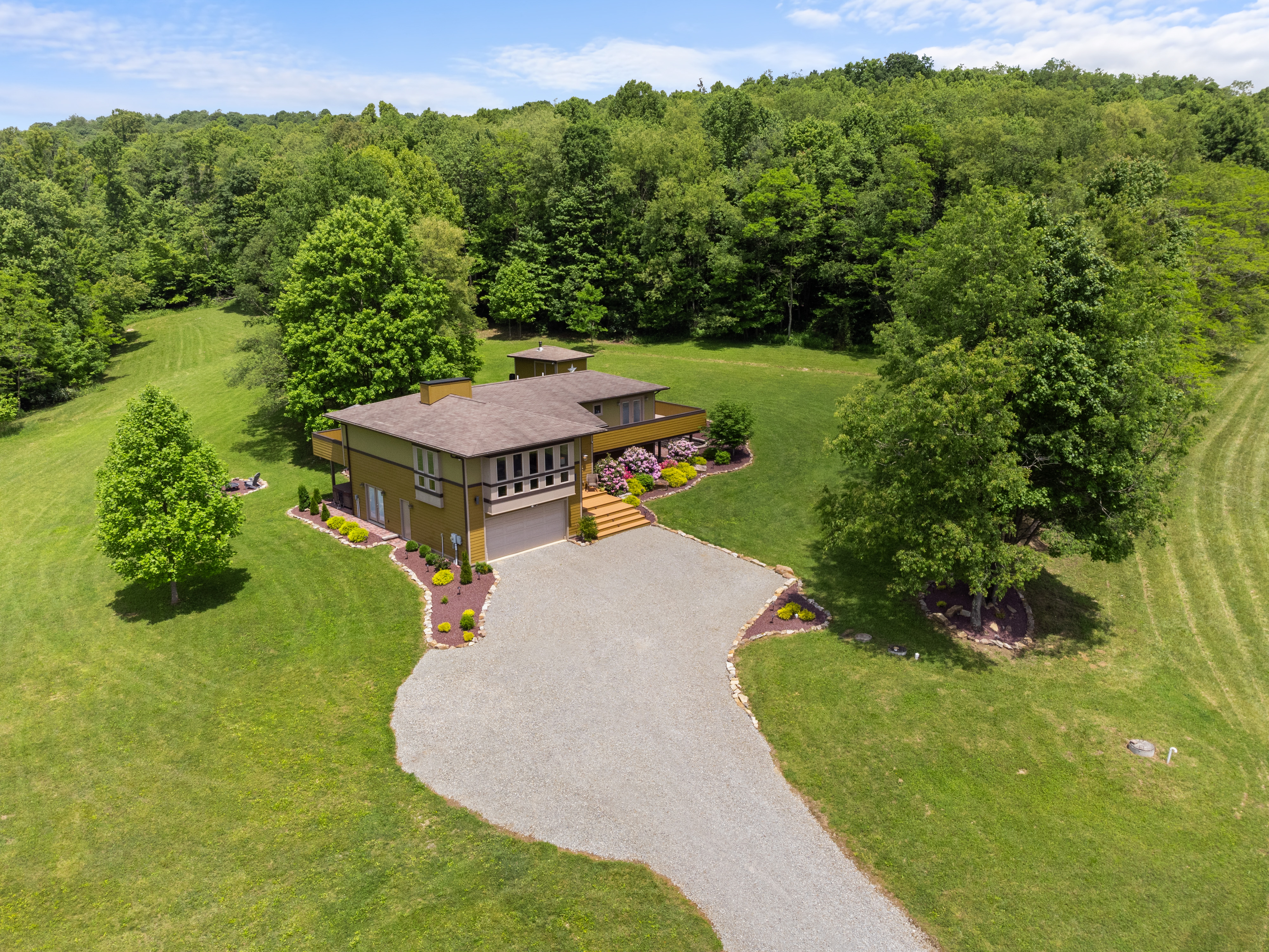 150 W Snyder Road, Normalville, PA 15469