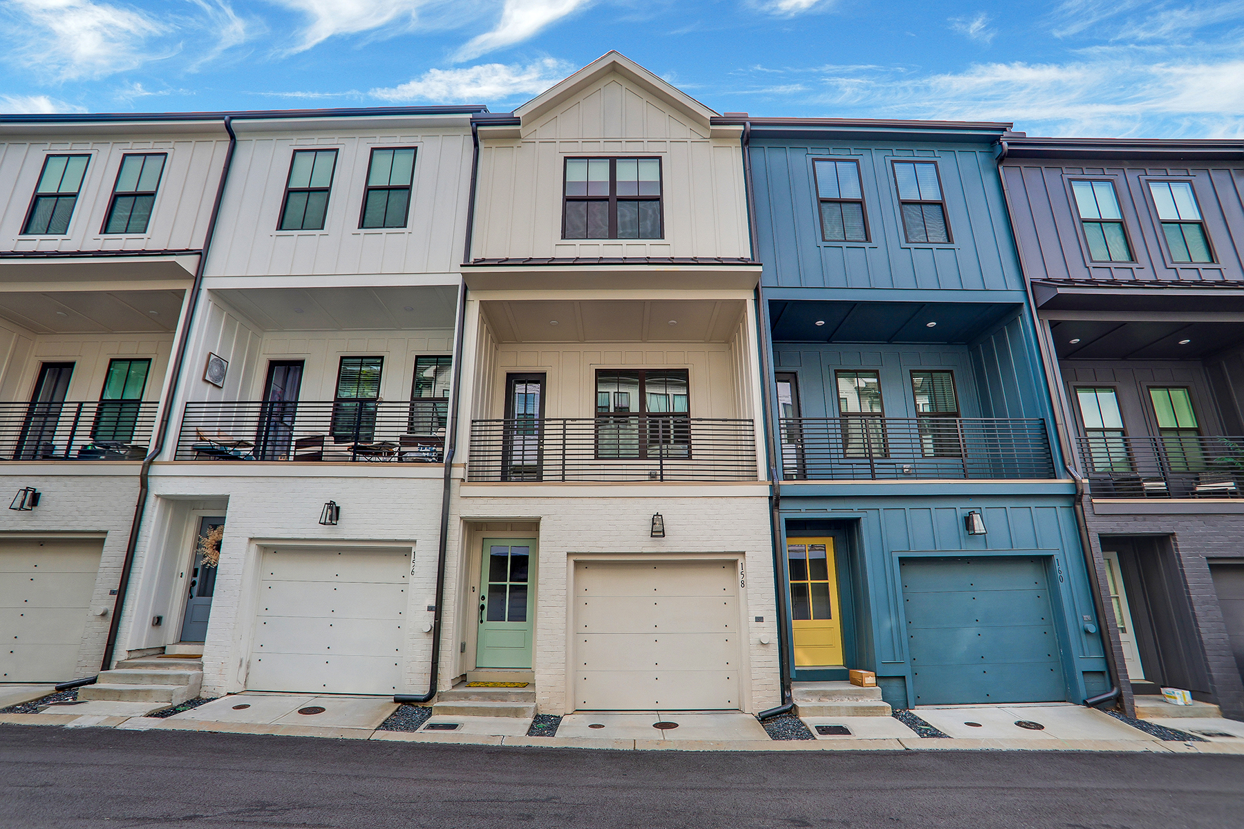 Luxury Townhome Near Desirable Chastain Park