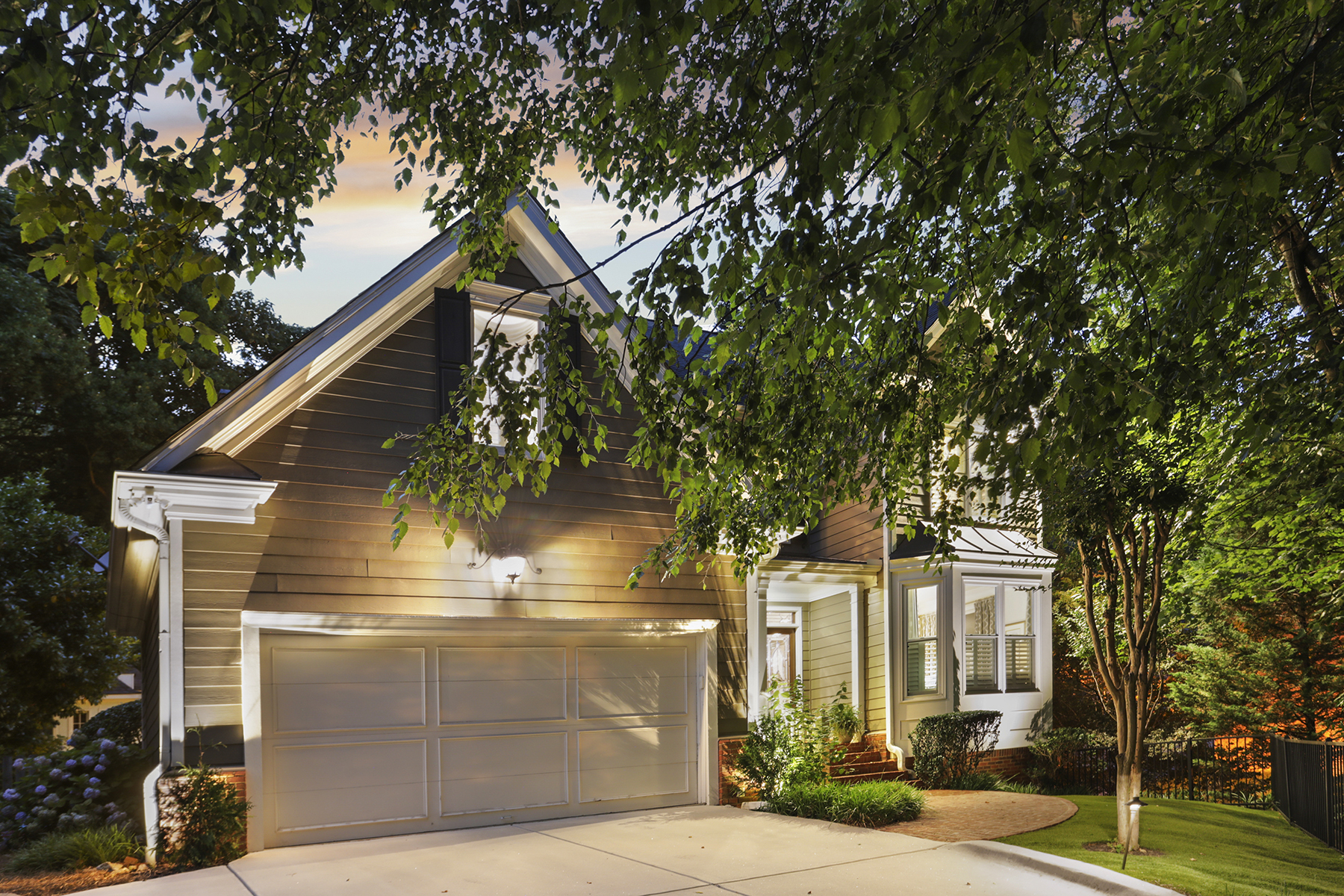 Beautiful Private Backyard Oasis Retreat in Sought-after Vinings