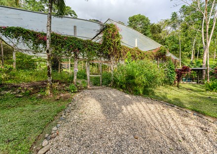 Exceptional Retreat Center on 62 Acre in Tinamastes