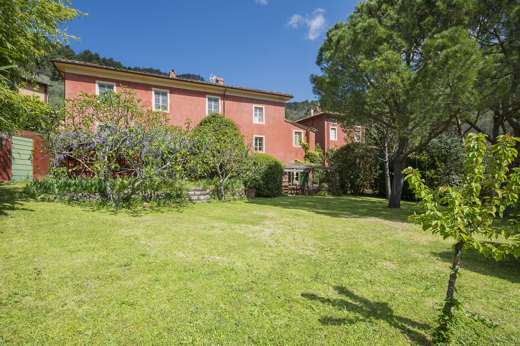 Country house on the hills of Lucca