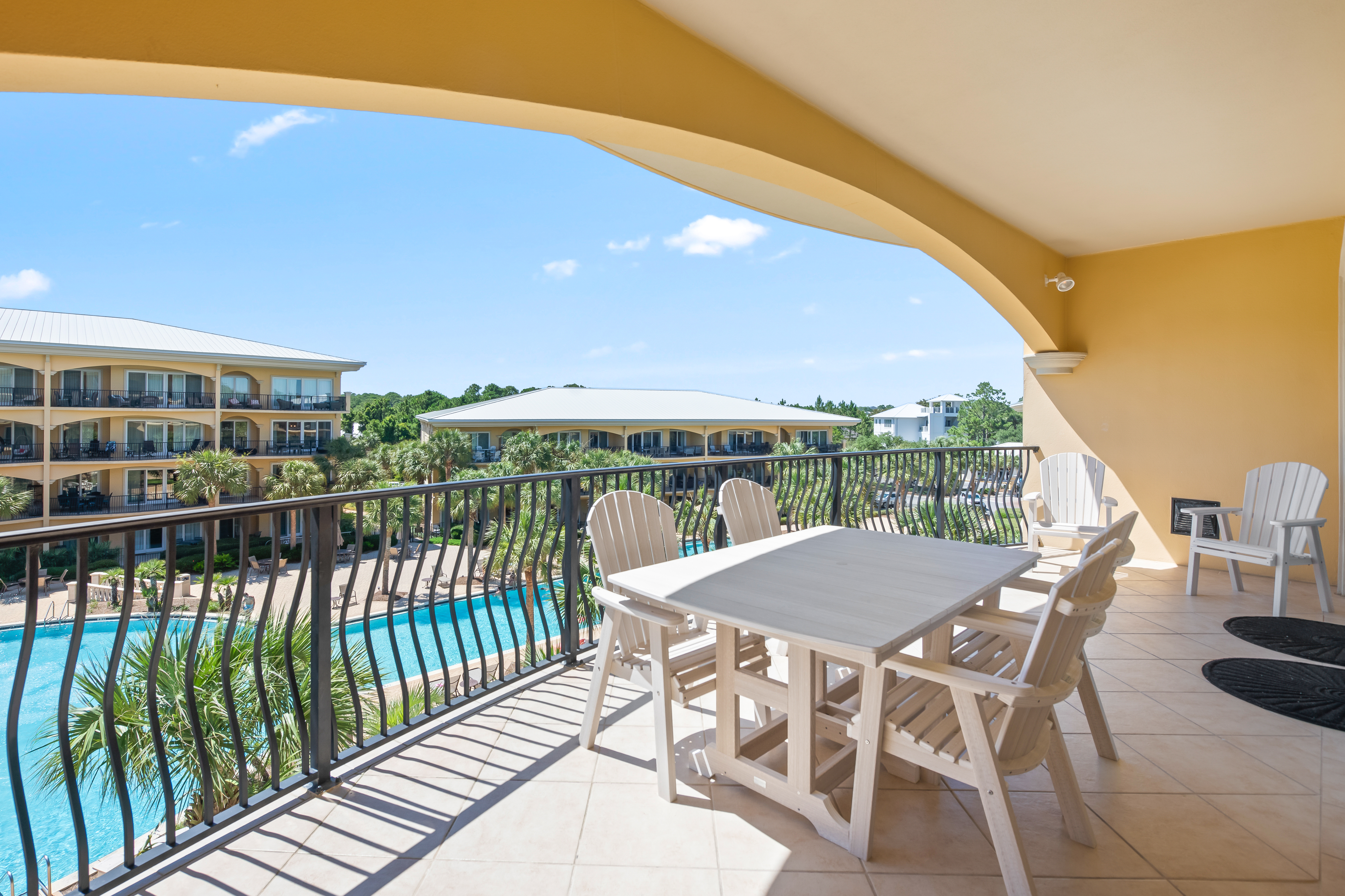 Gulf-Front Condo In Gated Complex With Deeded Beach Access