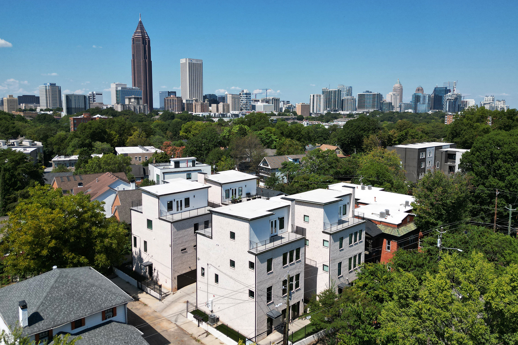 Exquisite New-Build Townhome In Midtown